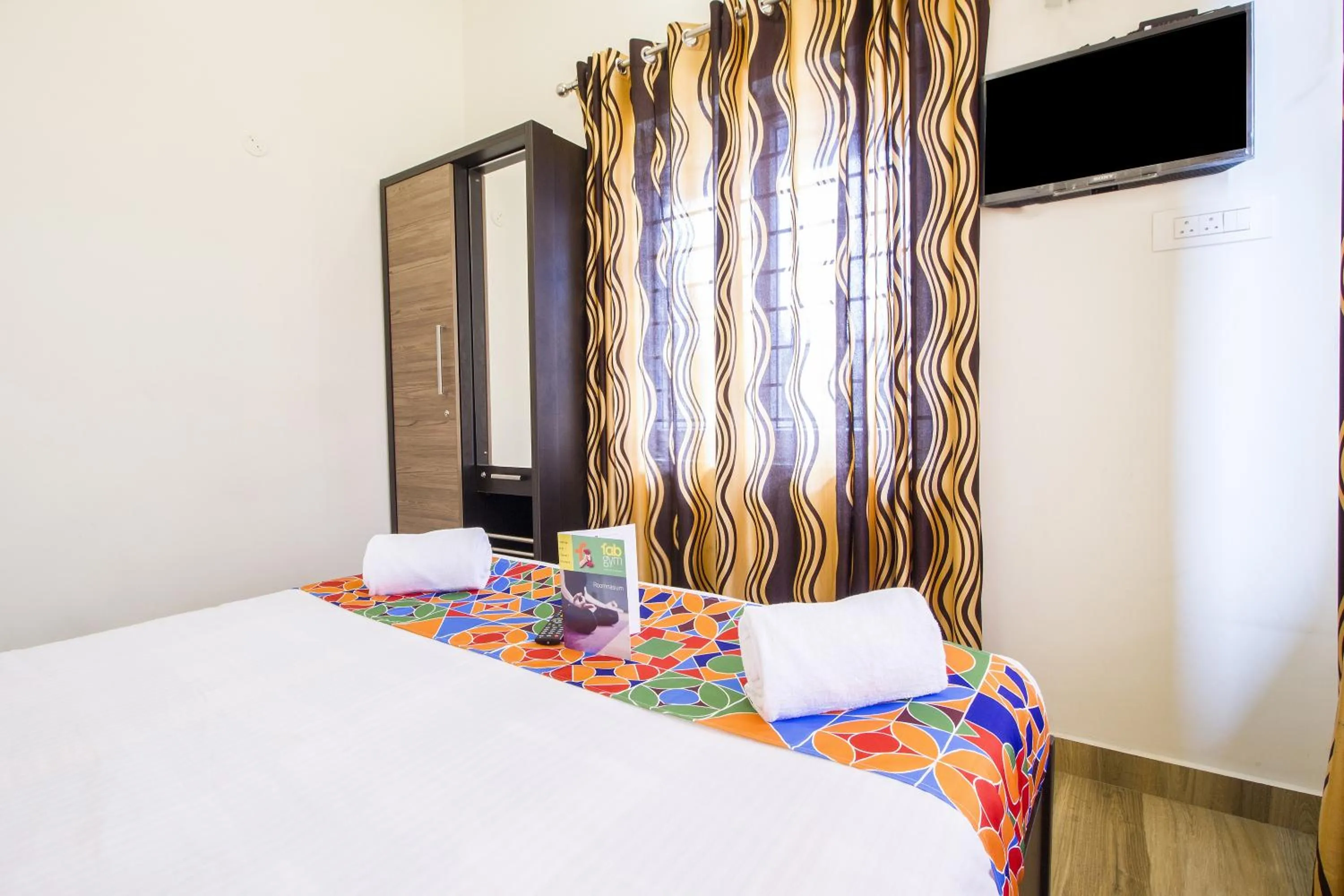 Bedroom in FabExpress Grand Castle Hill Resorts - Ooty Lake - 800m