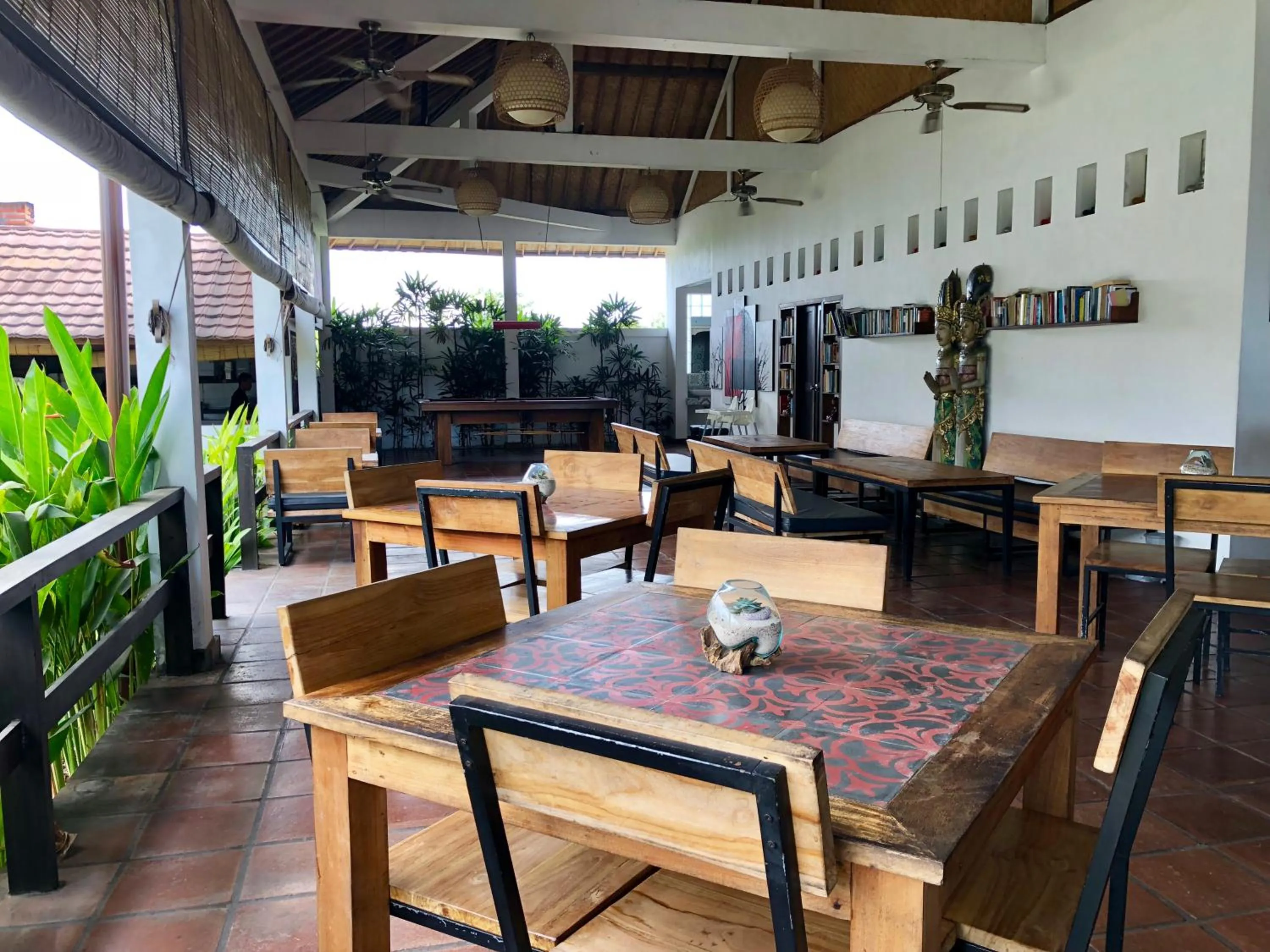 Restaurant/places to eat in Casa Asia