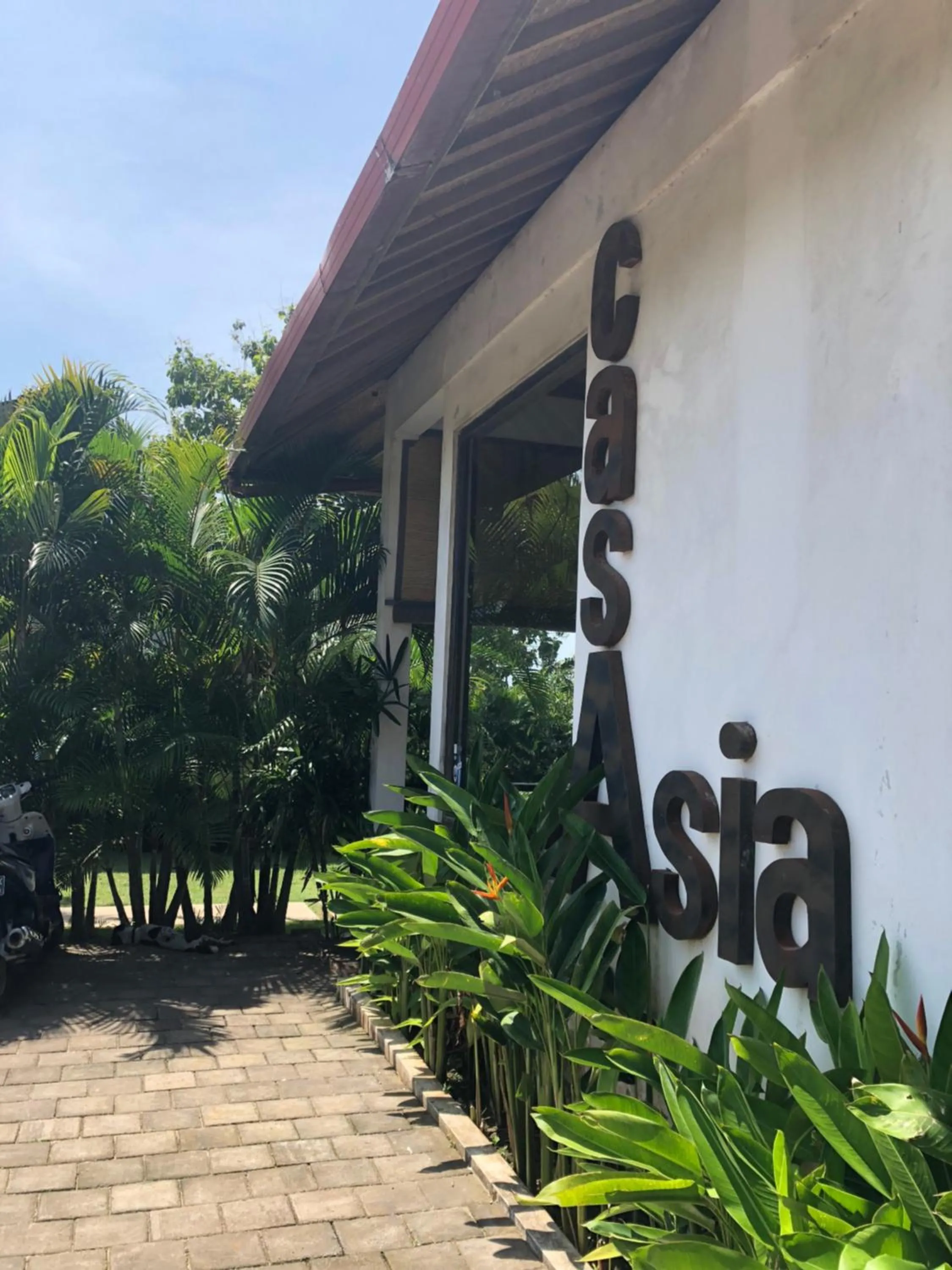Property building in Casa Asia