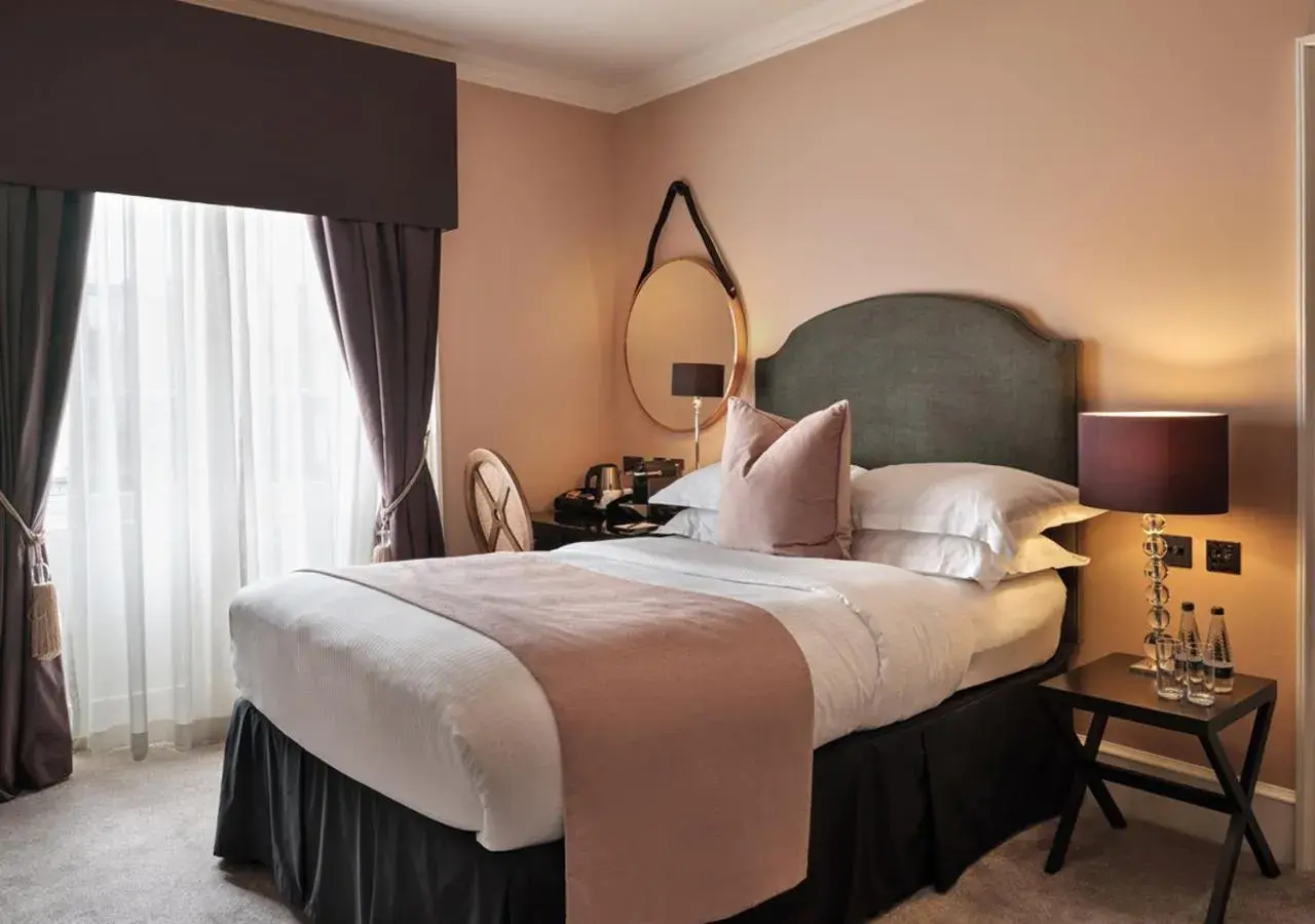 Bedroom, Bed in Montagu Place Hotel Bedroom, Bed in Montagu Place Hotel