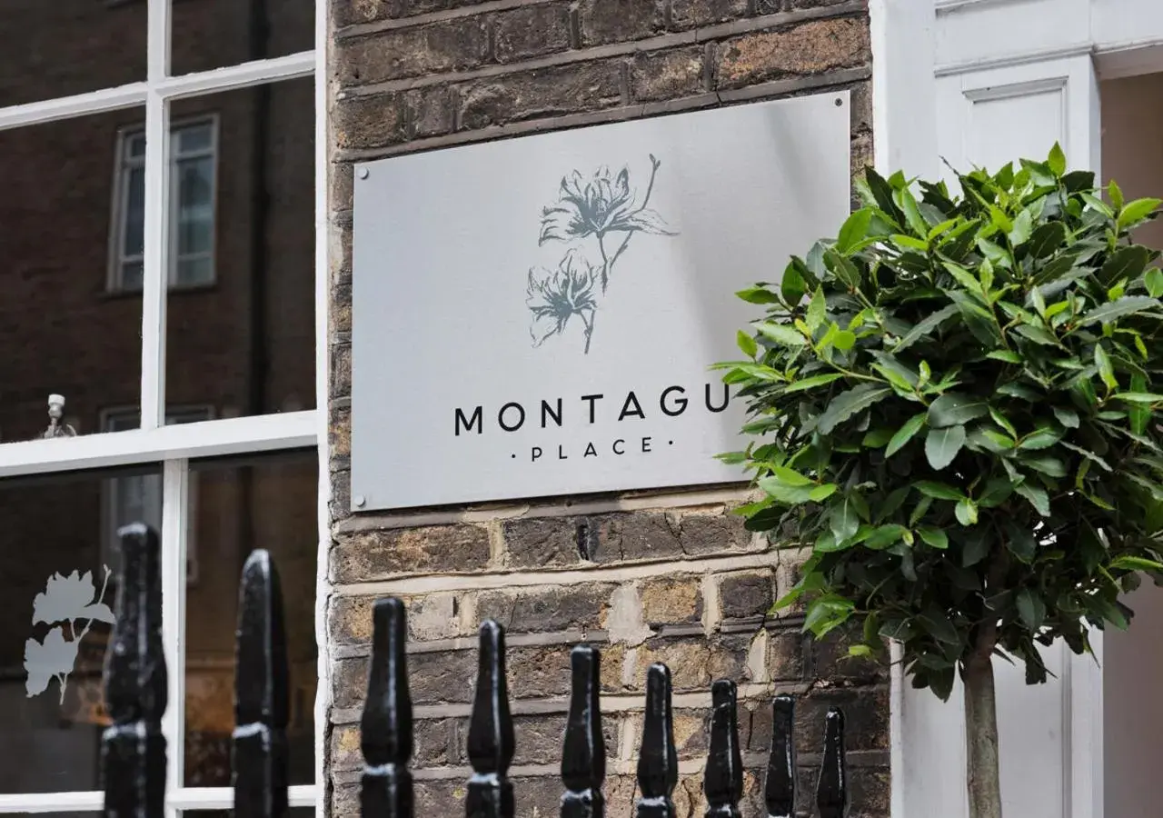 Facade/entrance in Montagu Place Hotel Facade/entrance in Montagu Place Hotel