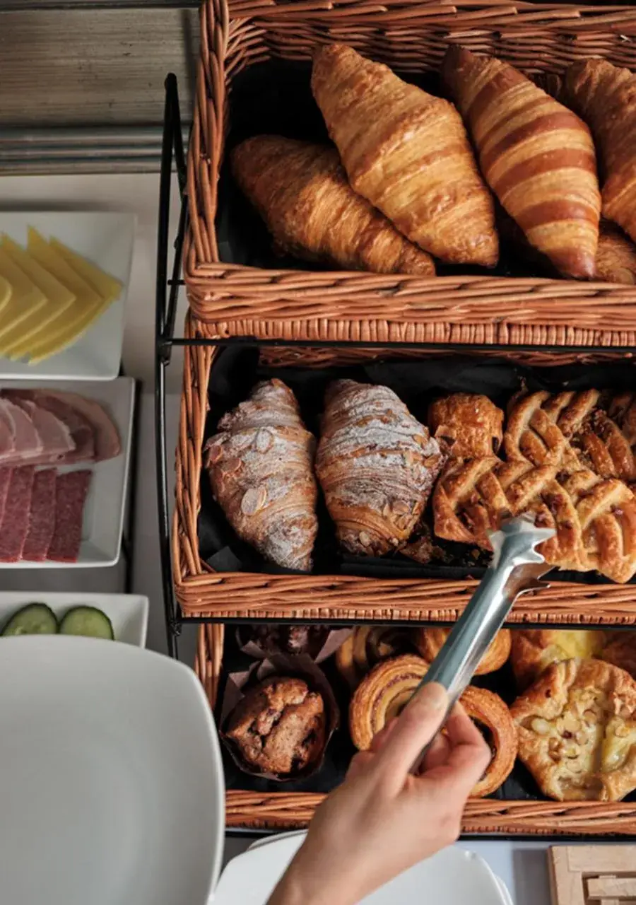 Continental breakfast in Montagu Place Hotel Continental breakfast in Montagu Place Hotel