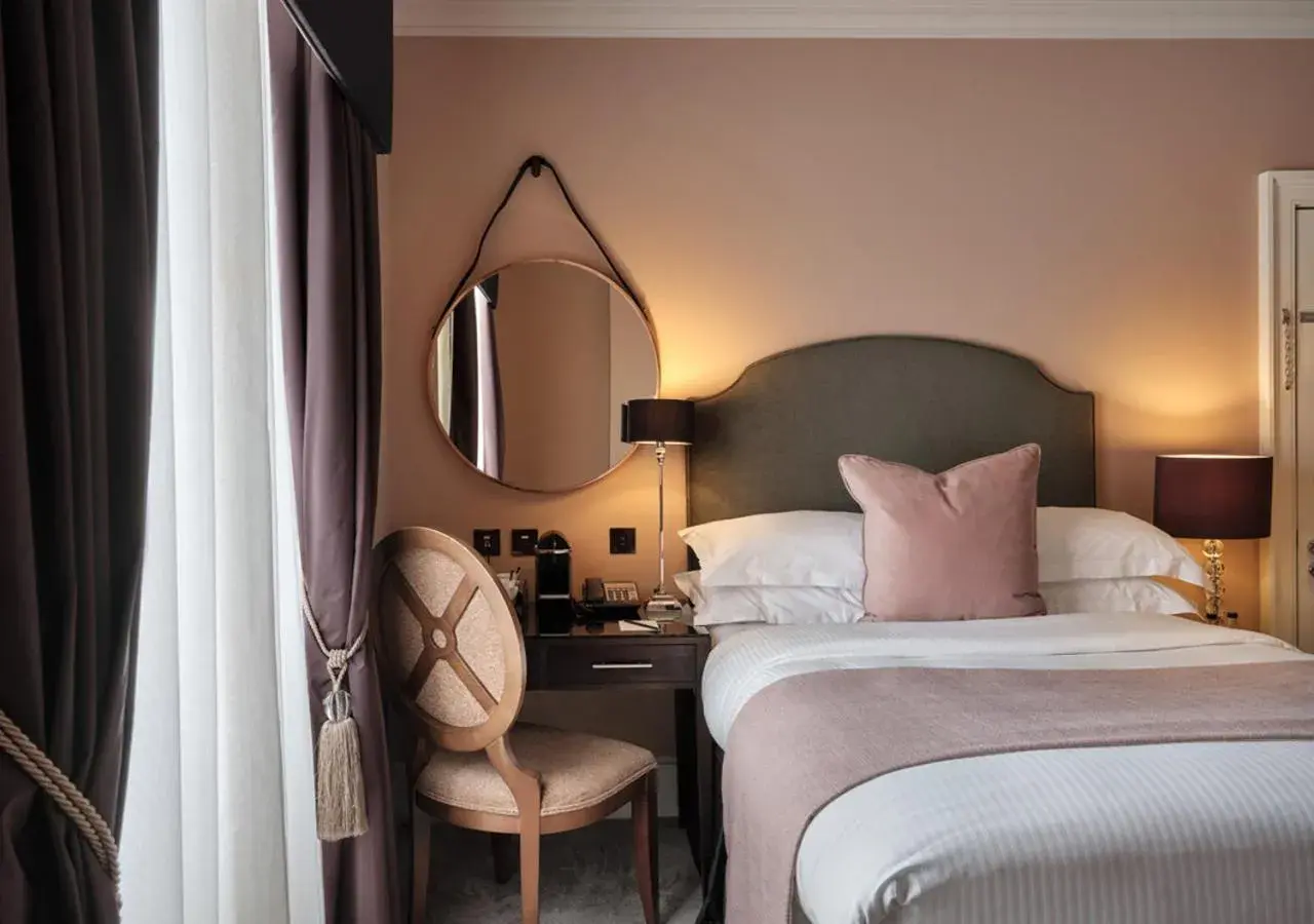 Bedroom, Bed in Montagu Place Hotel Bedroom, Bed in Montagu Place Hotel
