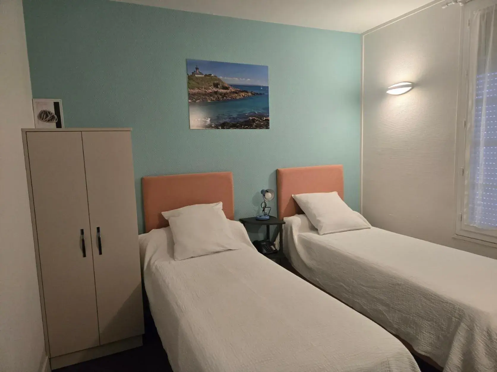 Double or Twin Room - single occupancy in Hotel le Saint Germain Double or Twin Room - single occupancy in Hotel le Saint Germain