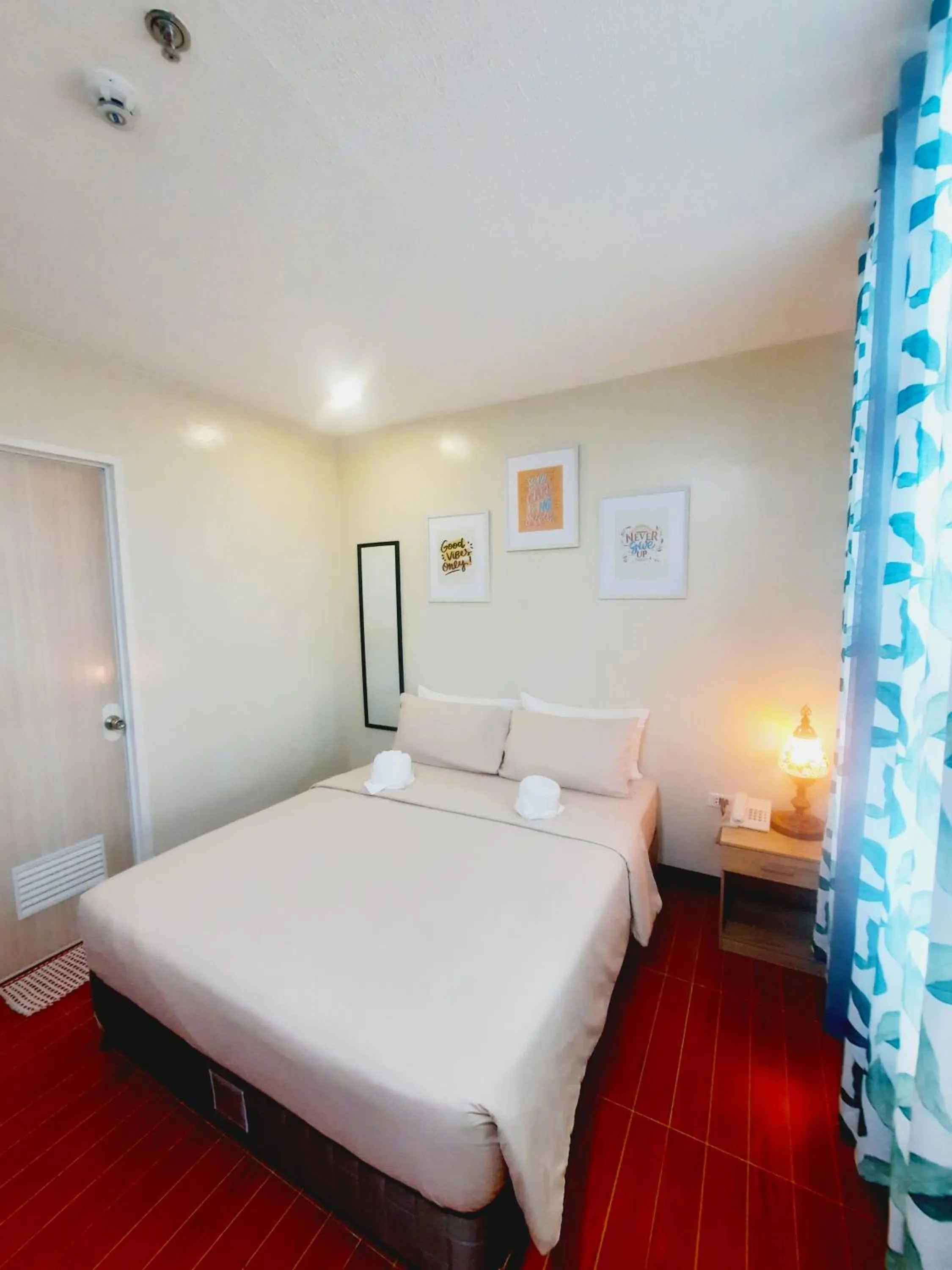 Bed in B&J Guesthouse and Tours