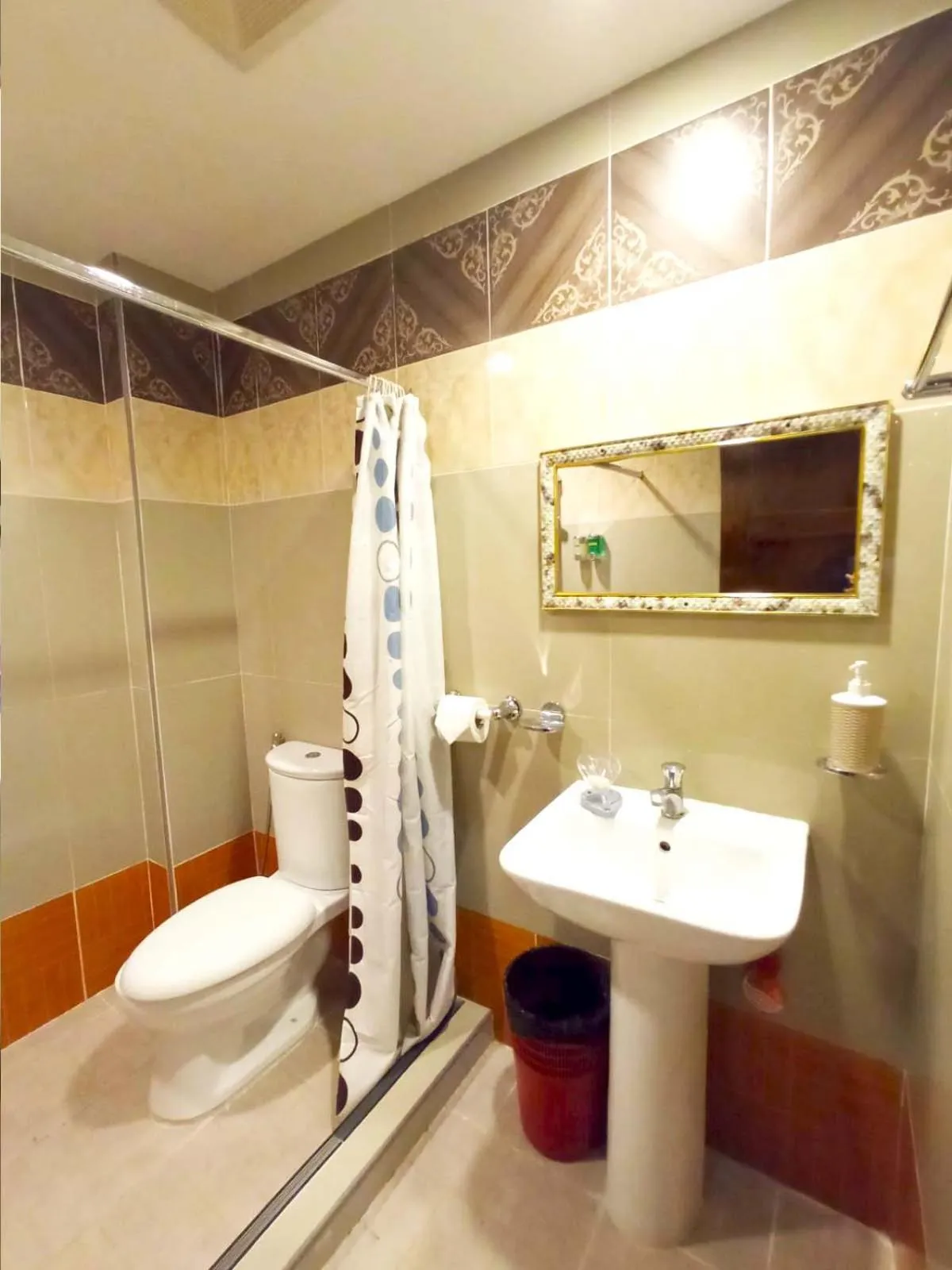 Toilet in B&J Guesthouse and Tours