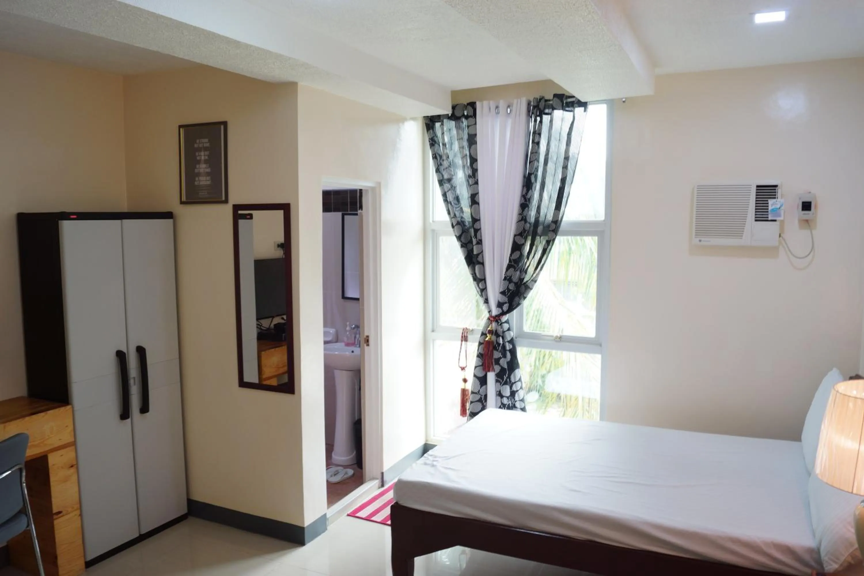 Bed in B&J Guesthouse and Tours