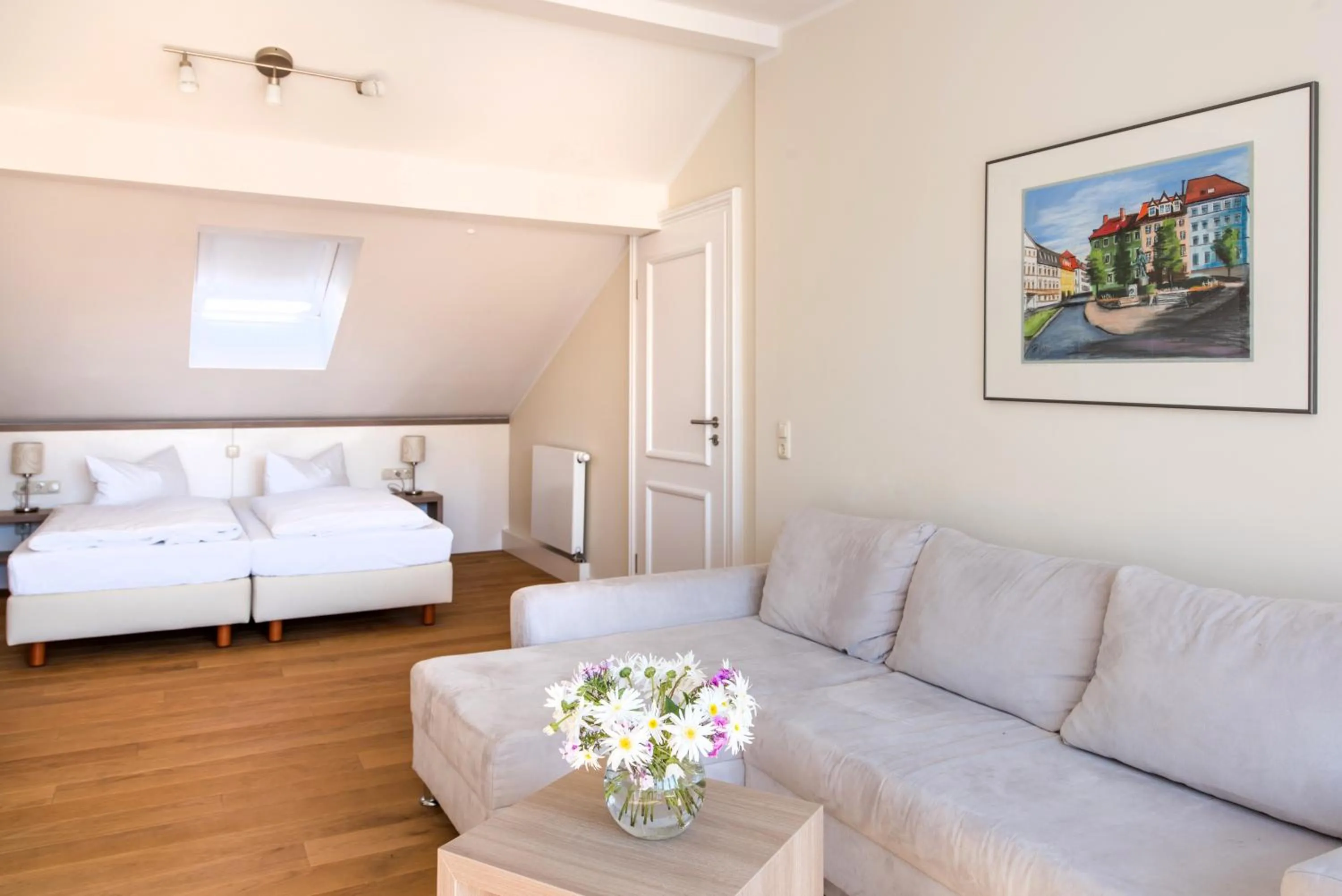 Living room, Bed in Hotel am Goethehaus