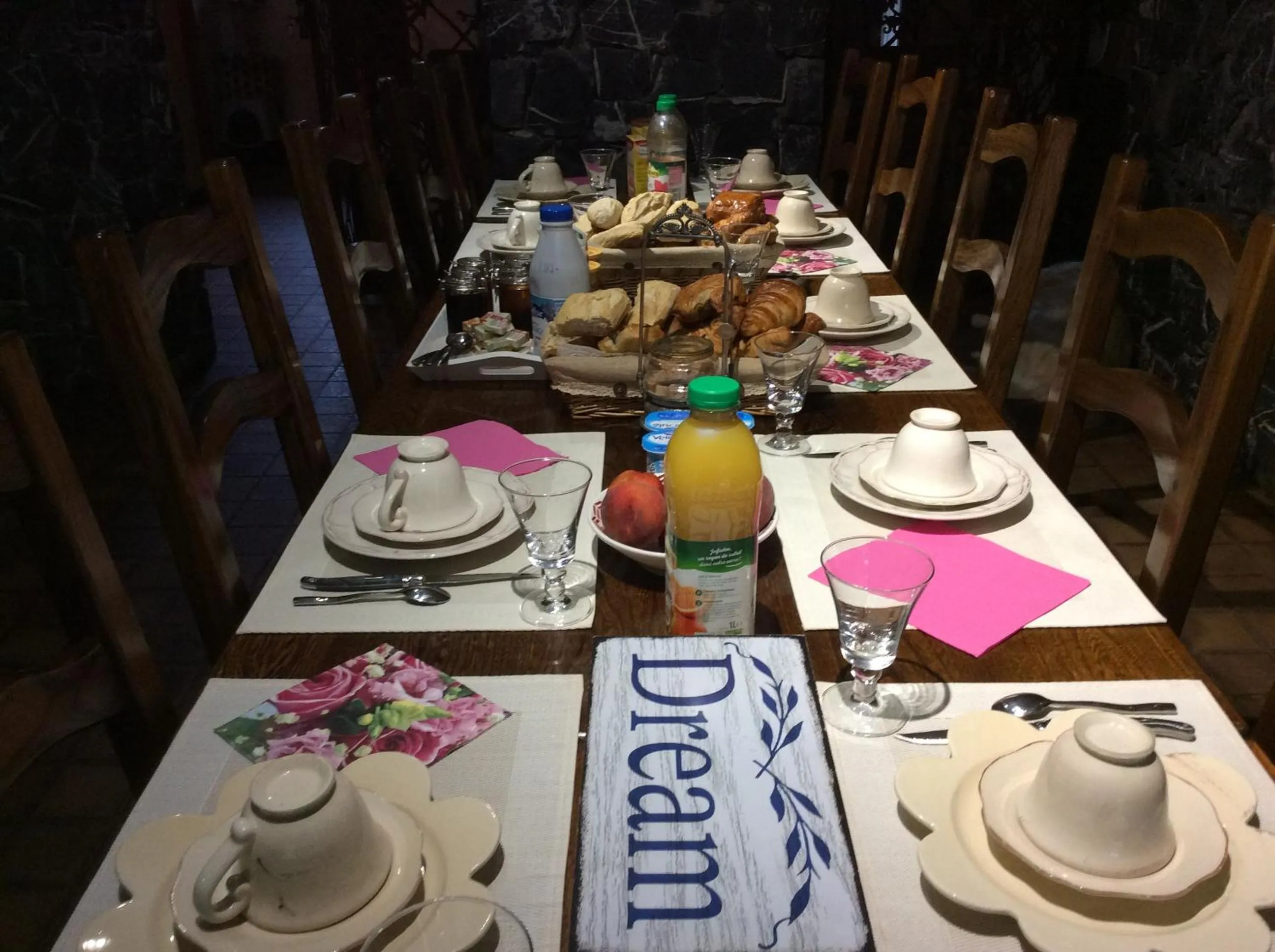 Breakfast in Demeure d'hôtes Les Irisynes