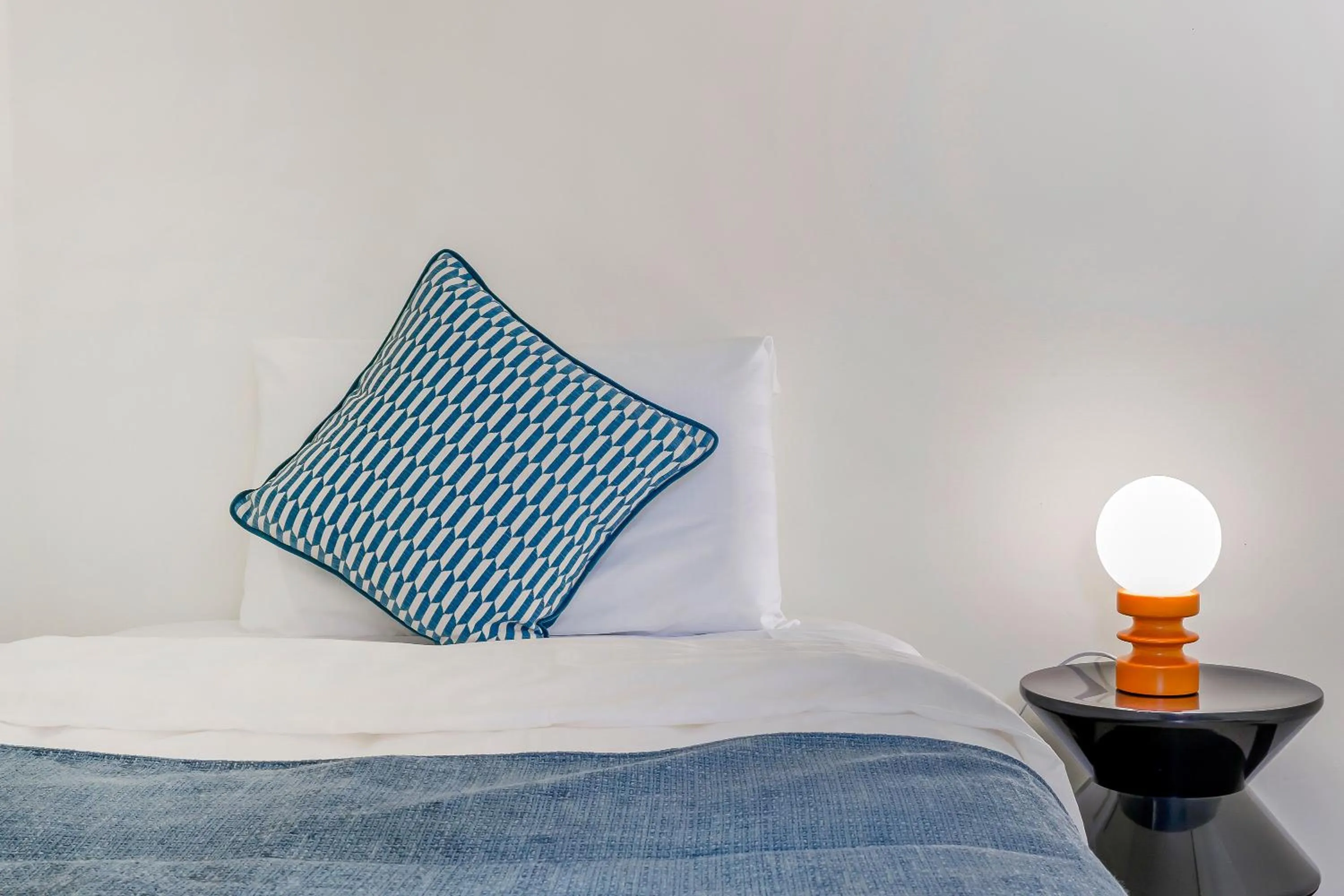 Bed in Oriental Blue Inn