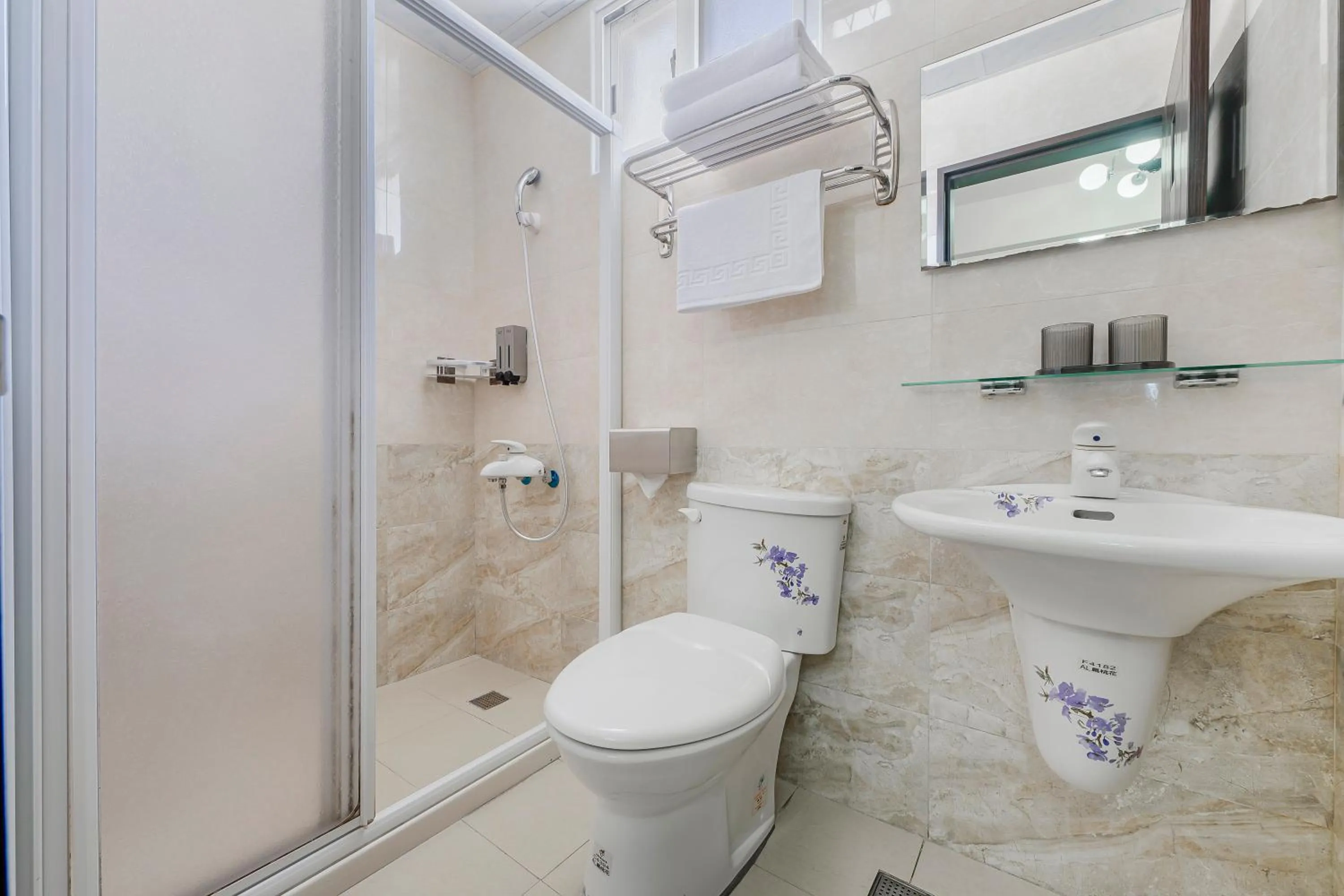 Shower in Oriental Blue Inn