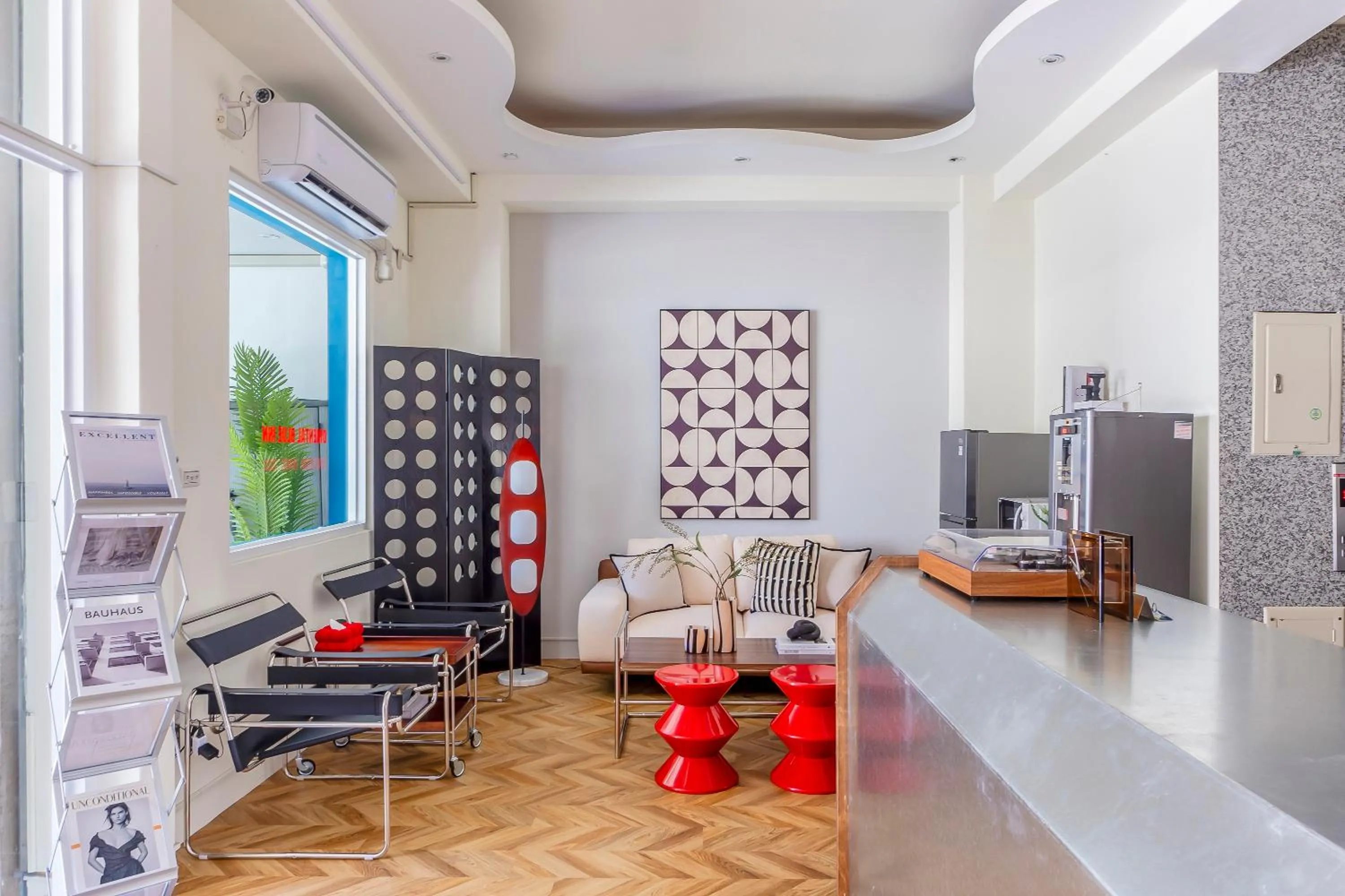 Living room in Oriental Blue Inn