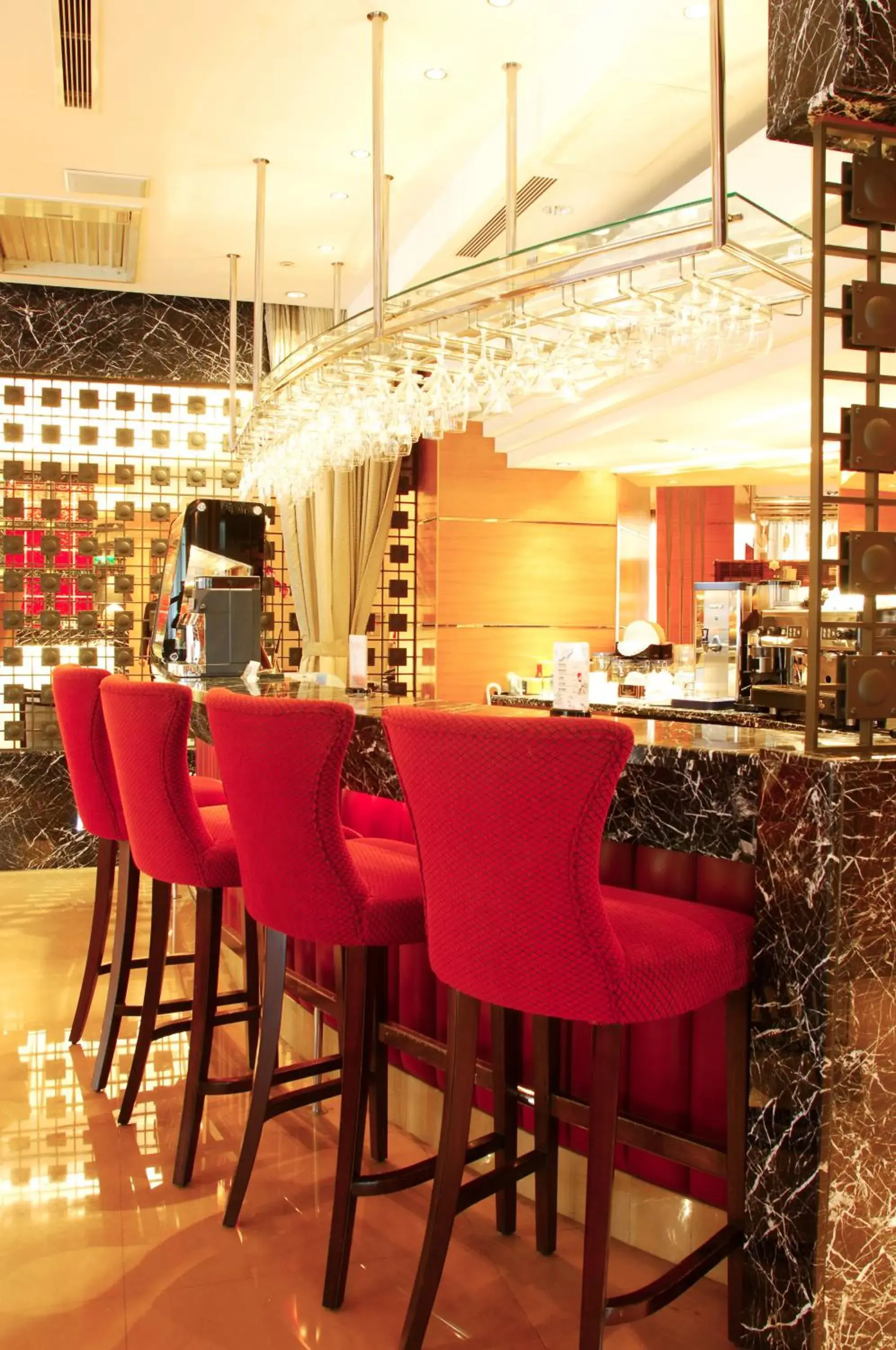 Restaurant/places to eat in Grand Forward Hotel Restaurant/places to eat in Grand Forward Hotel