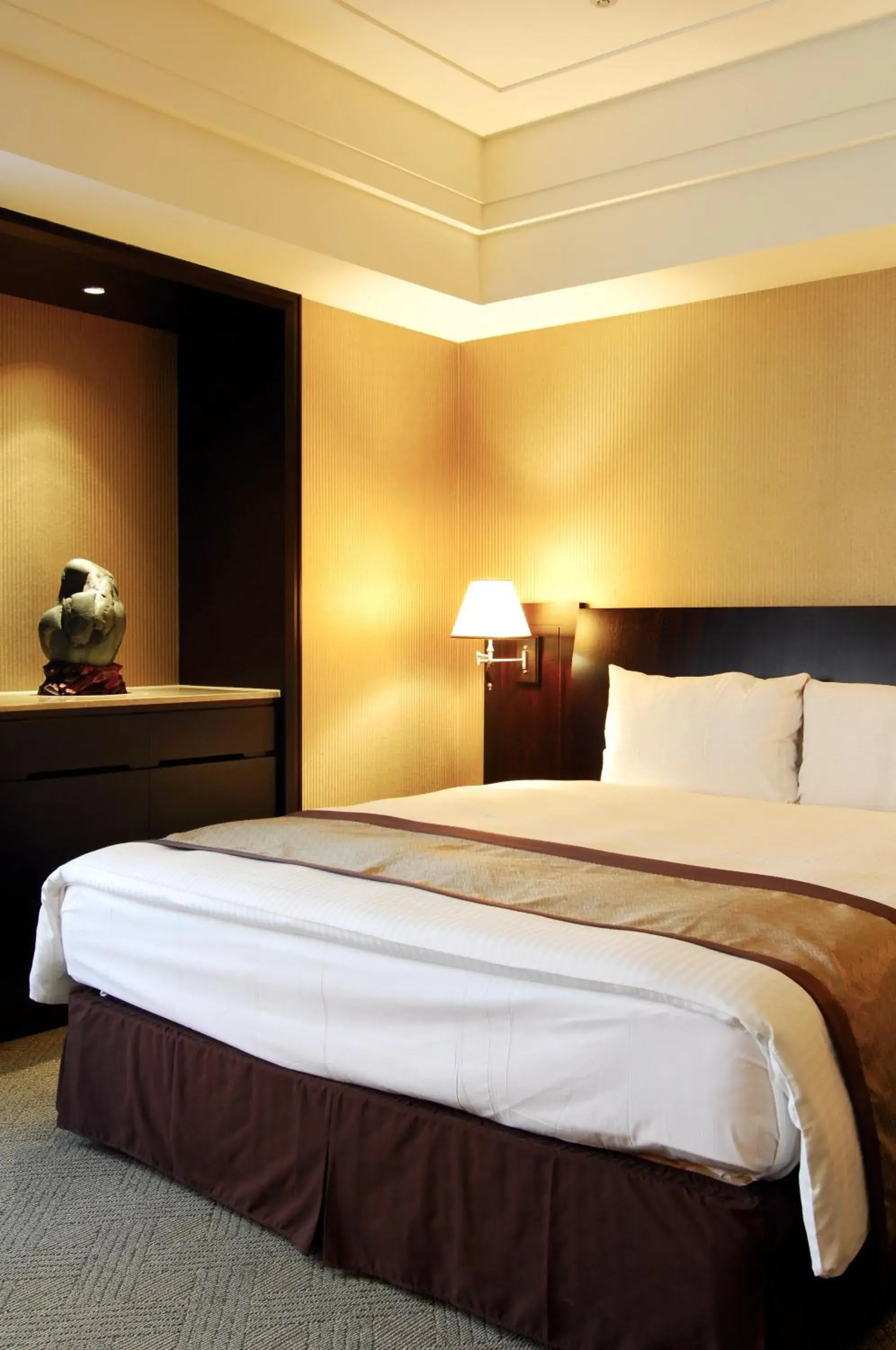 Bed in Grand Forward Hotel Bed in Grand Forward Hotel