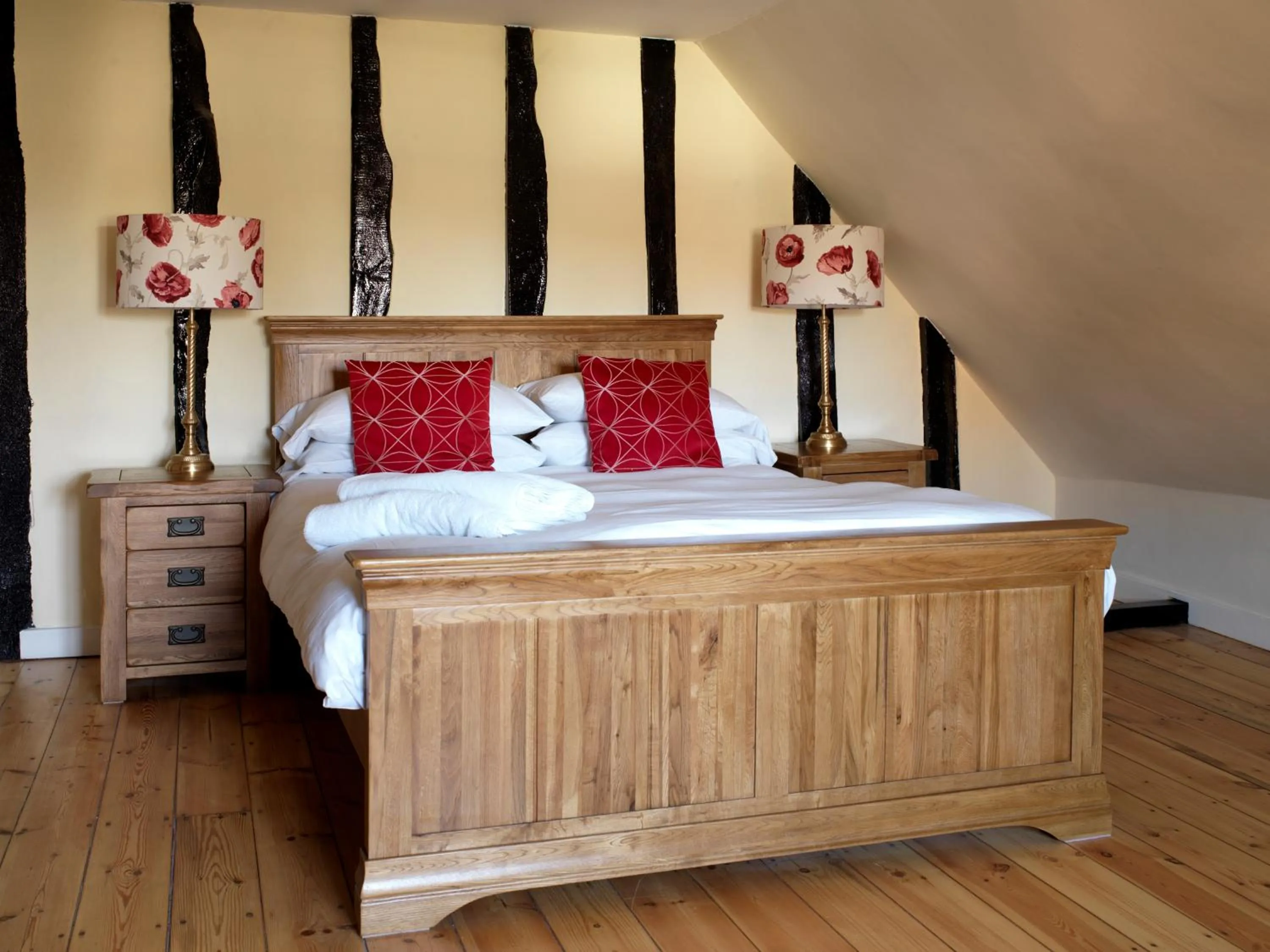 Bed in The Bull Hotel Maidstone/Sevenoaks