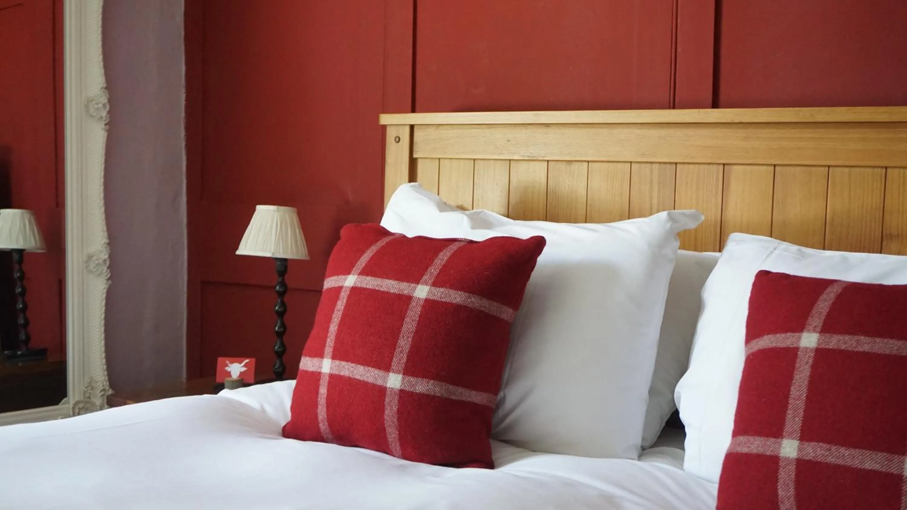Bed in The Bull Hotel Maidstone/Sevenoaks