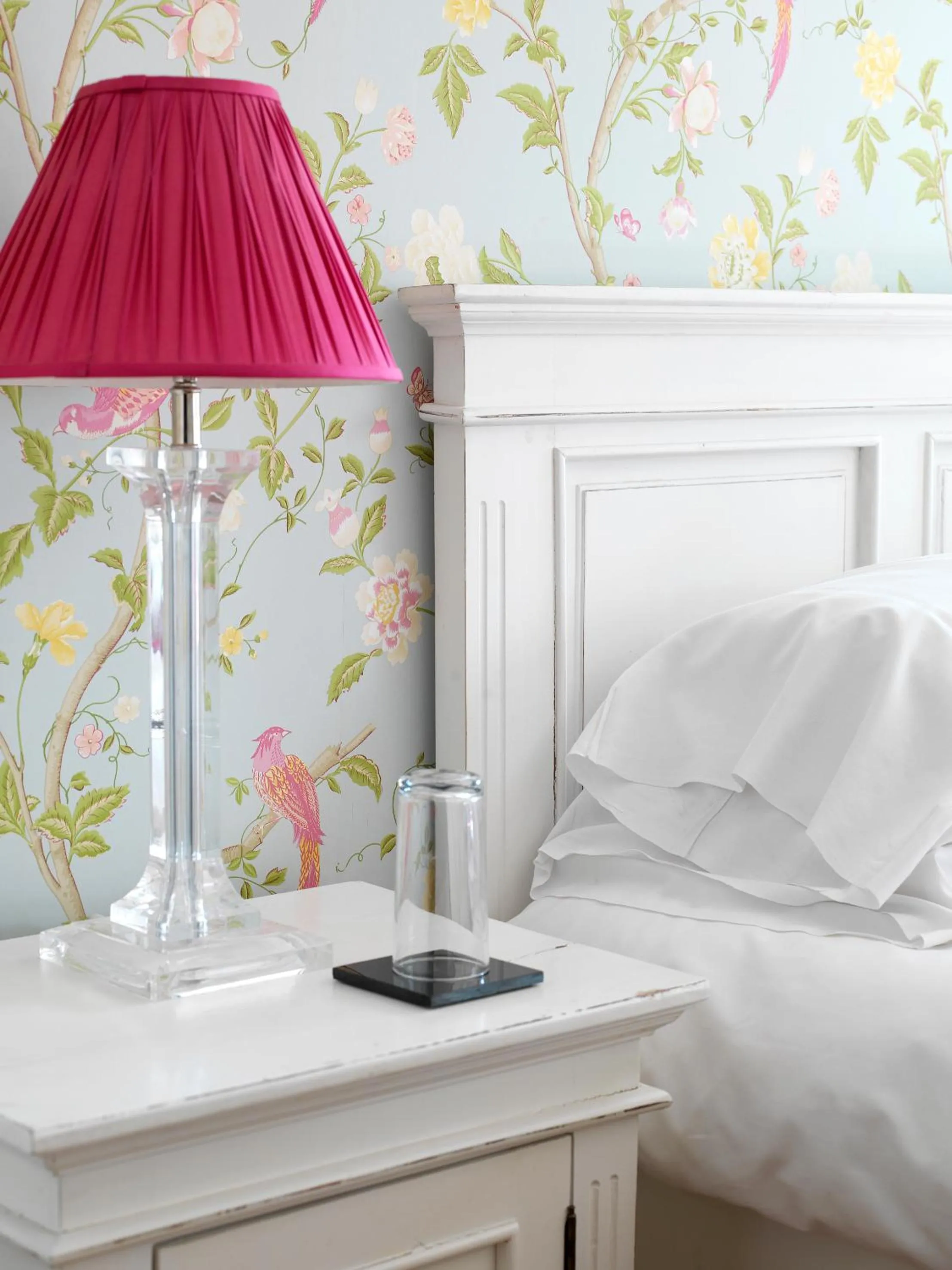 Bed in The Bull Hotel Maidstone/Sevenoaks