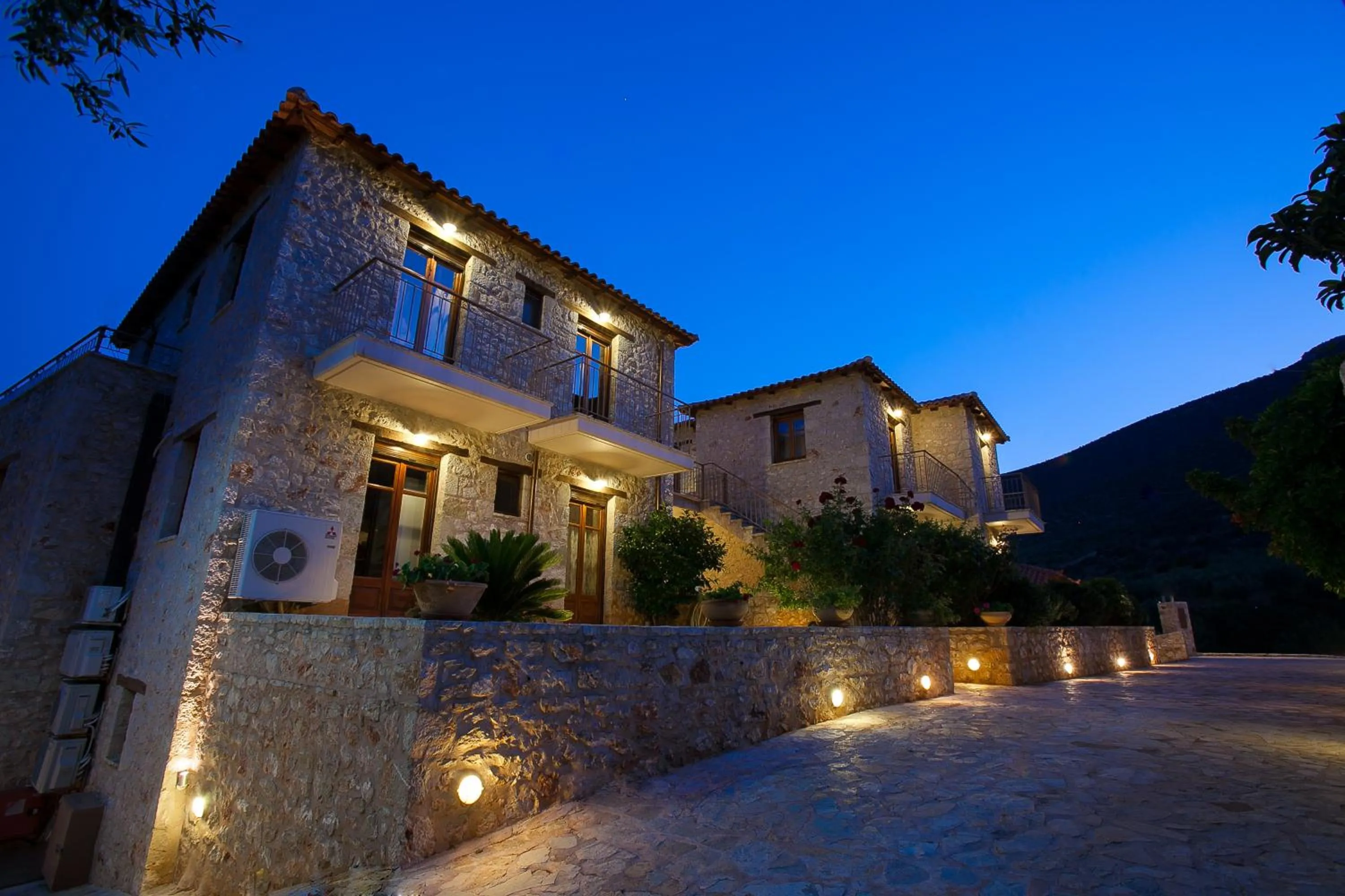 Property building in Anigraia