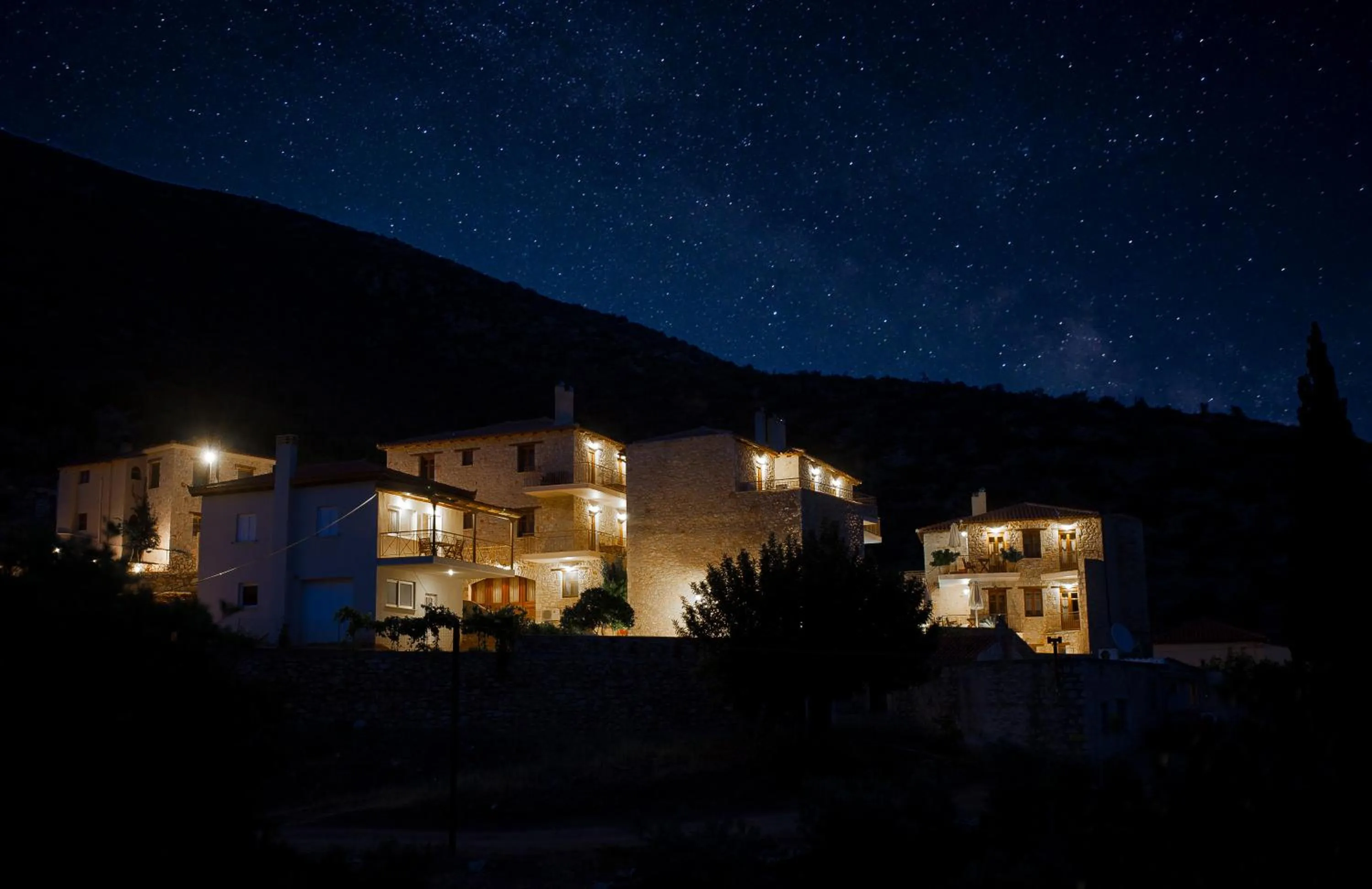 Property building in Anigraia