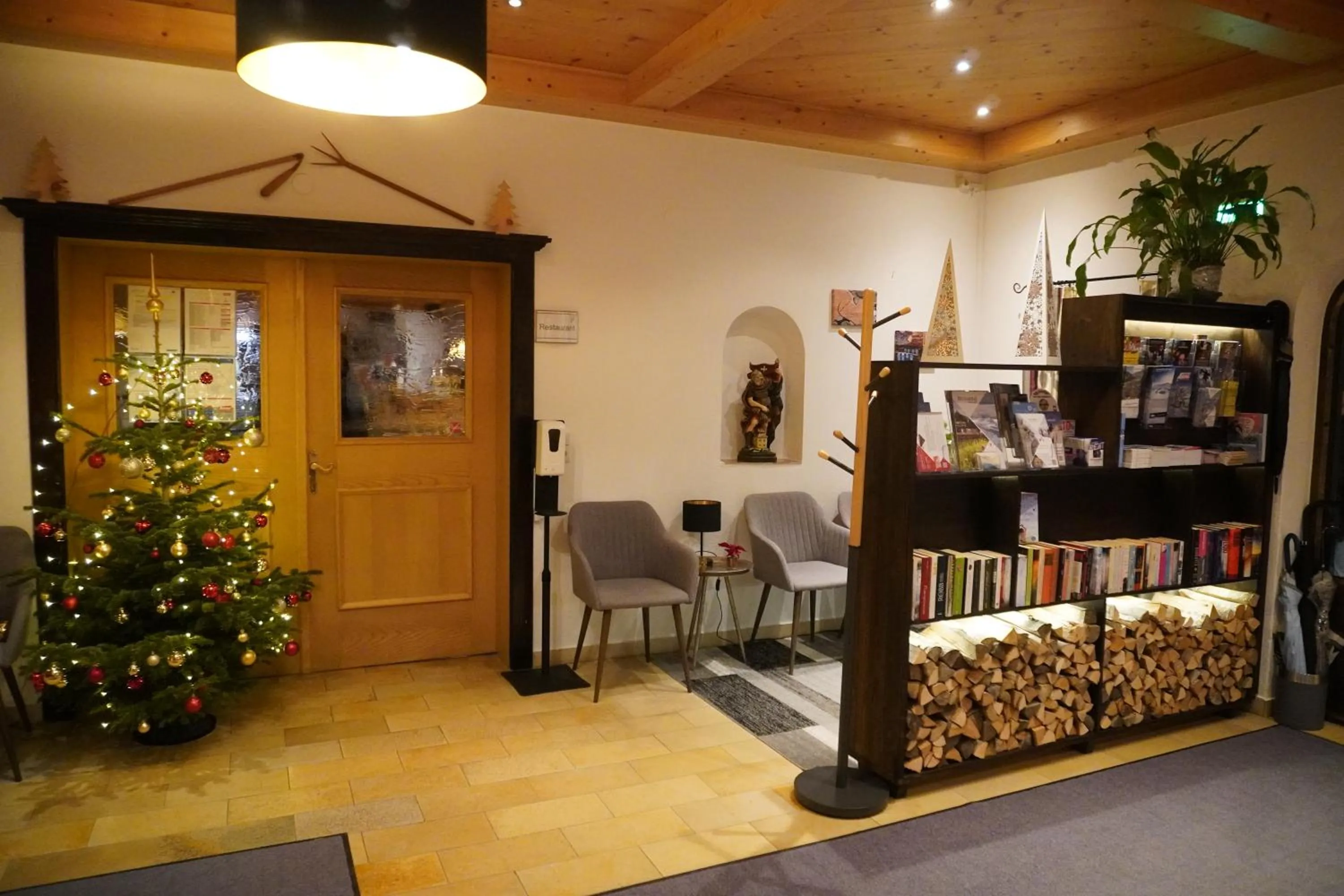 Lobby or reception in Hotel Aschauer Hof z'Fritzn