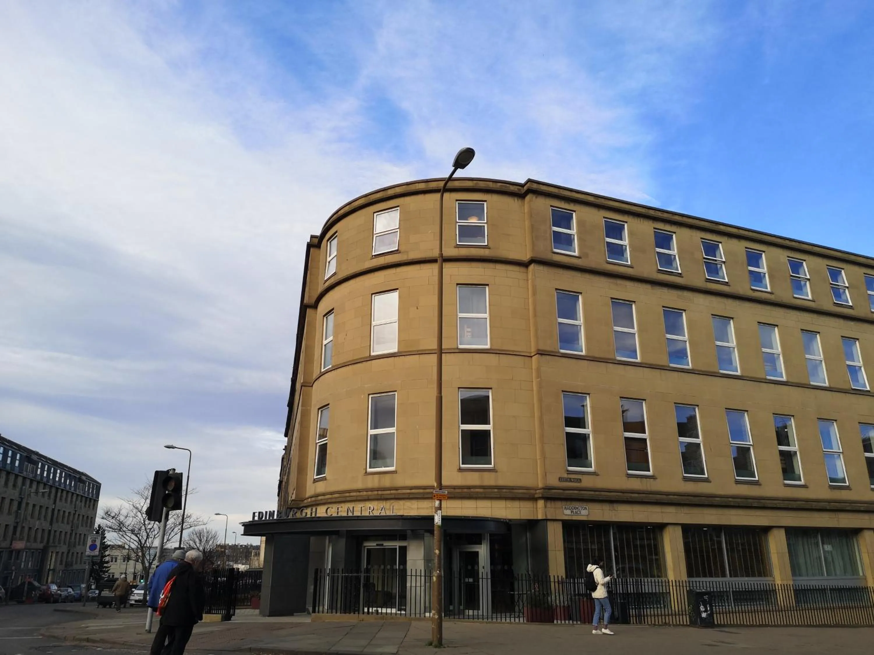 Property building in Edinburgh Central Accommodation