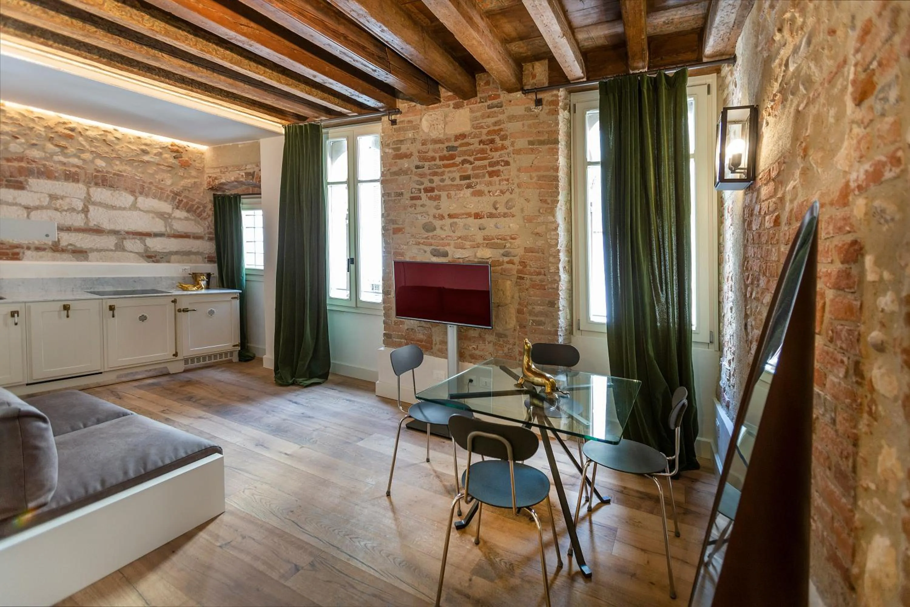 Dining area in Residenza Palazzo Brenzoni