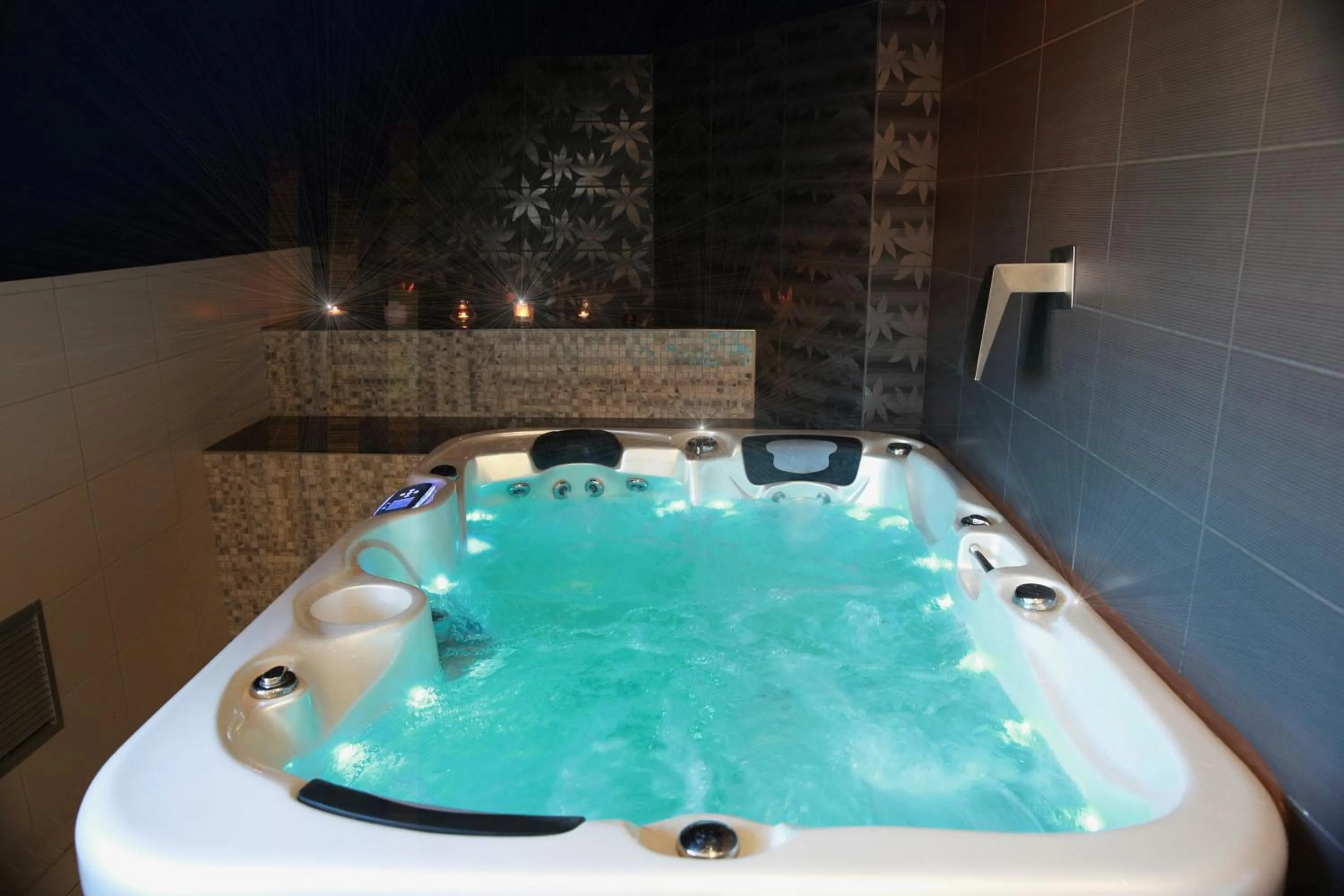 Hot Tub in Wellness Penzion Kroměříž - Zlobice