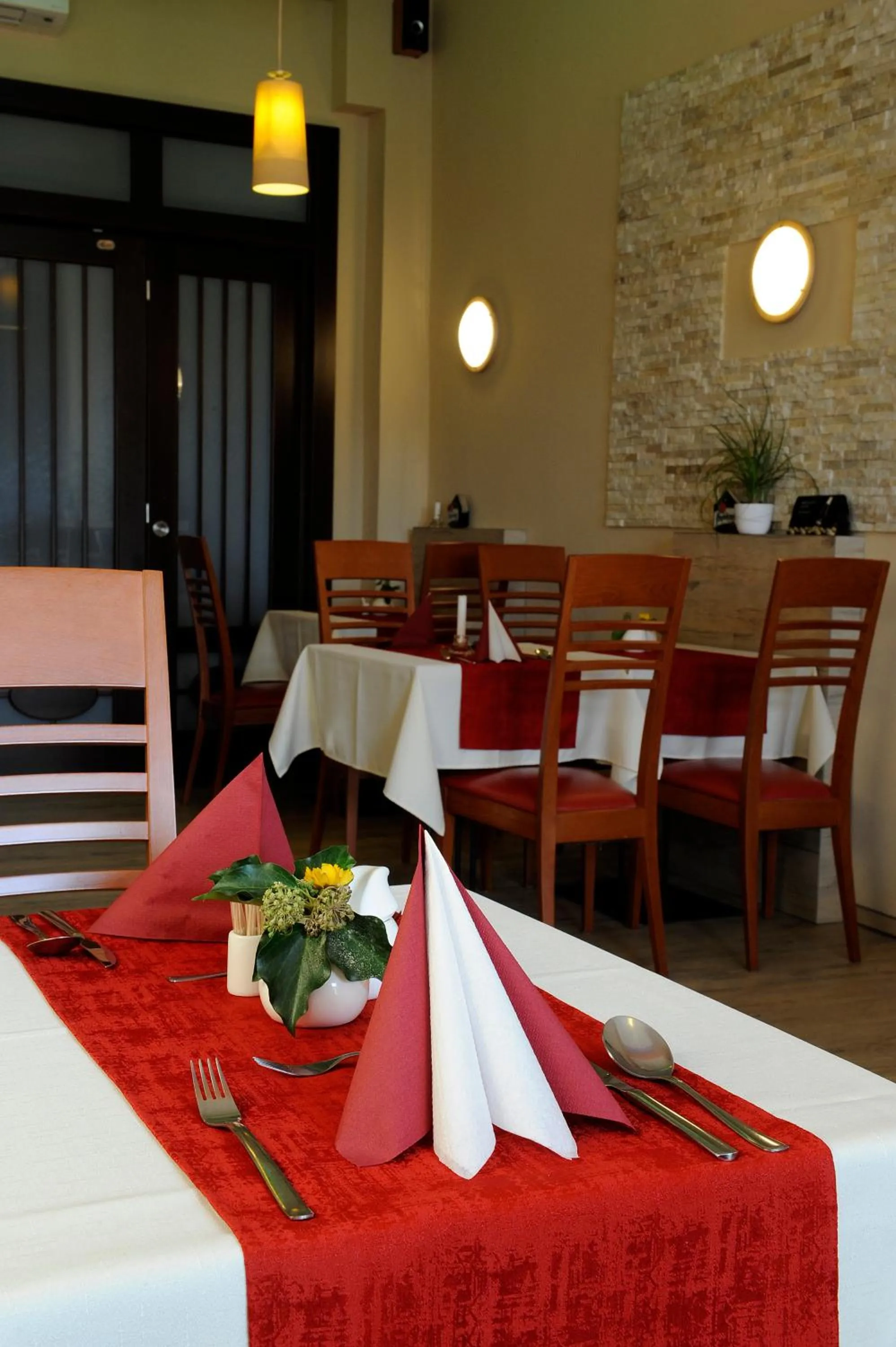Restaurant/places to eat in Wellness Penzion Kroměříž - Zlobice