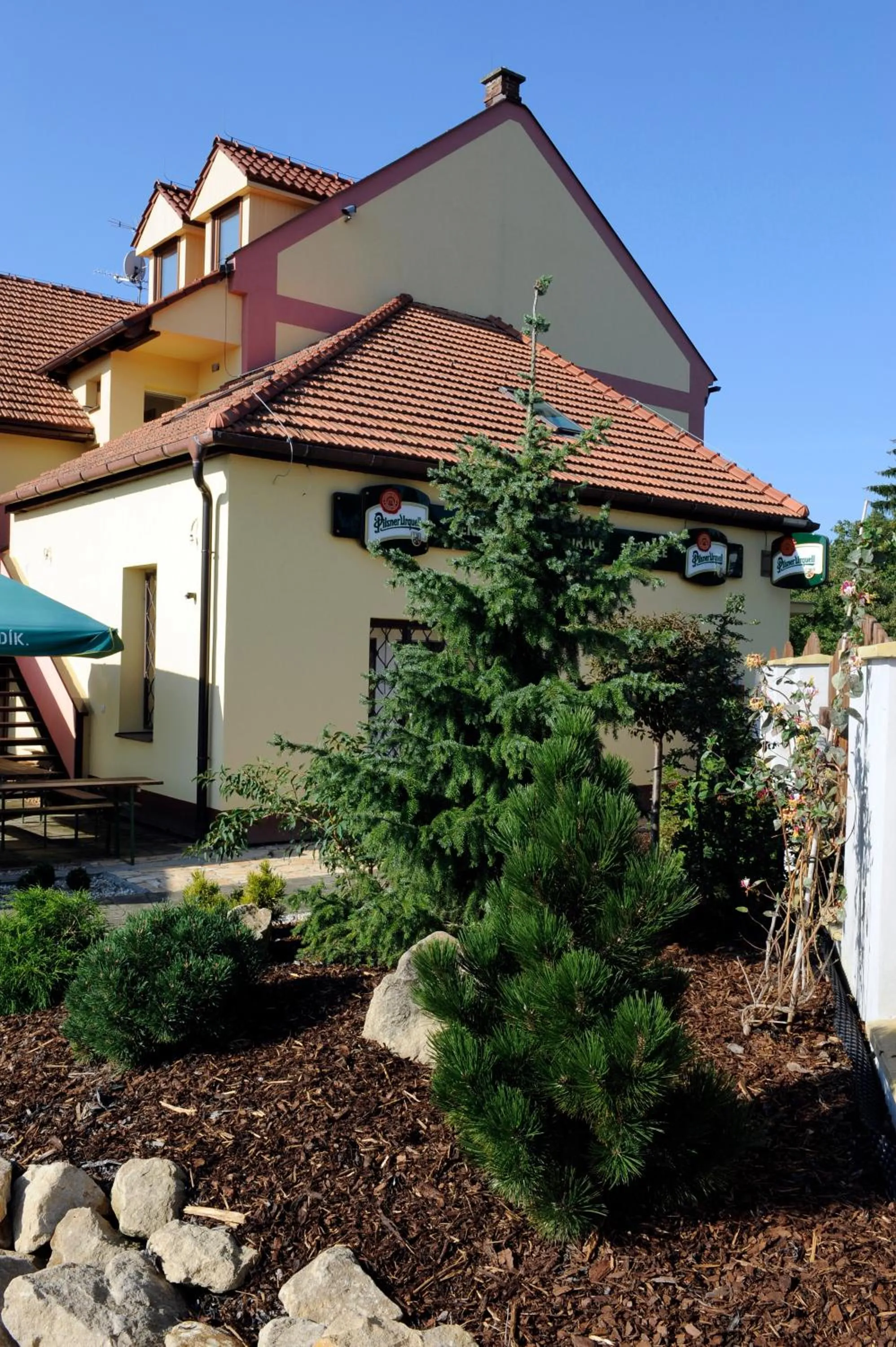 Garden view in Wellness Penzion Kroměříž - Zlobice