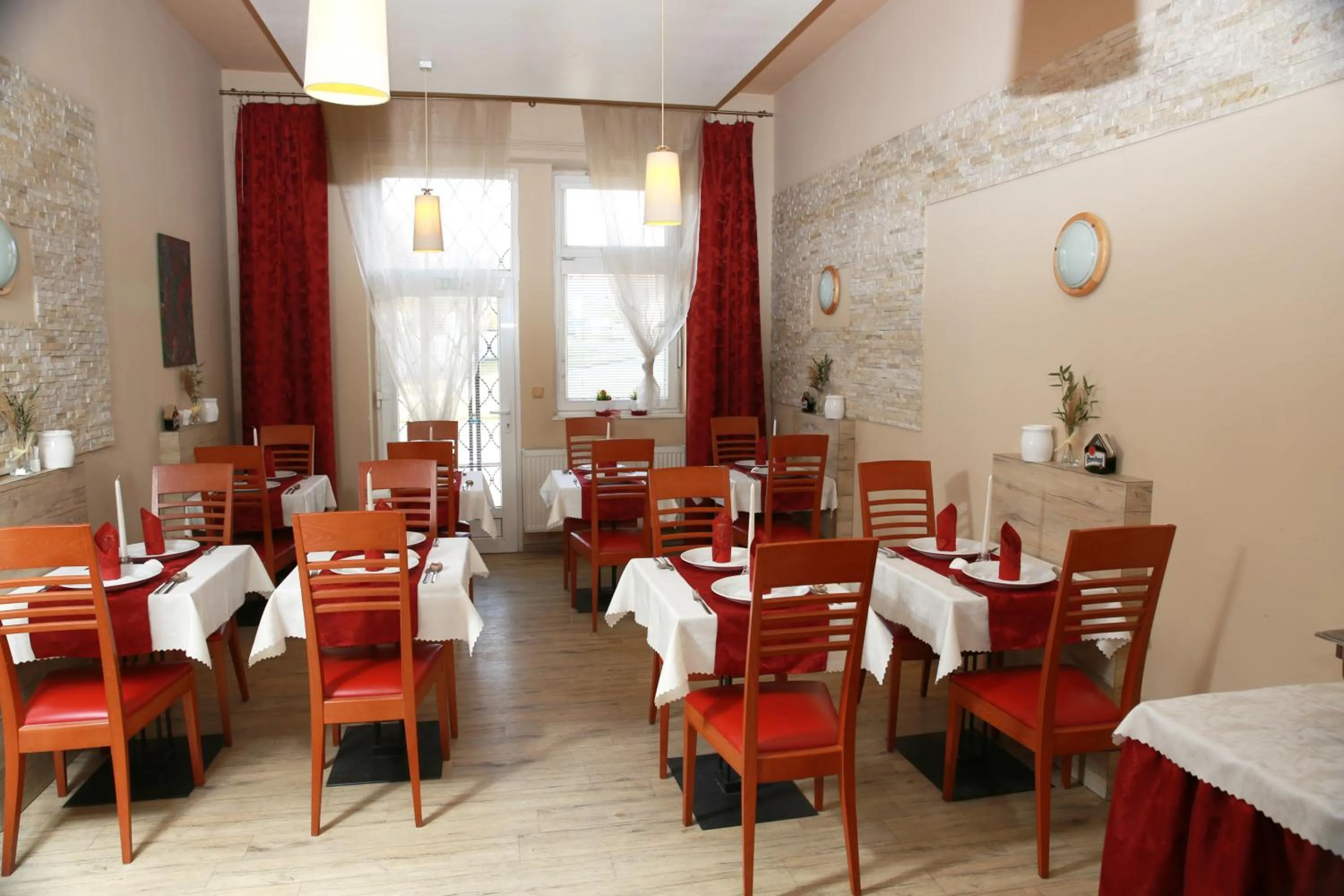 Restaurant/places to eat in Wellness Penzion Kroměříž - Zlobice