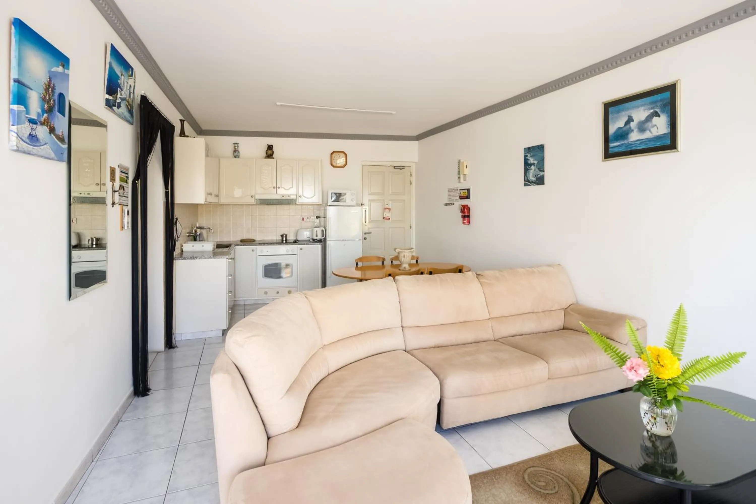 Kitchen or kitchenette in Apollonia Hotel Apartments