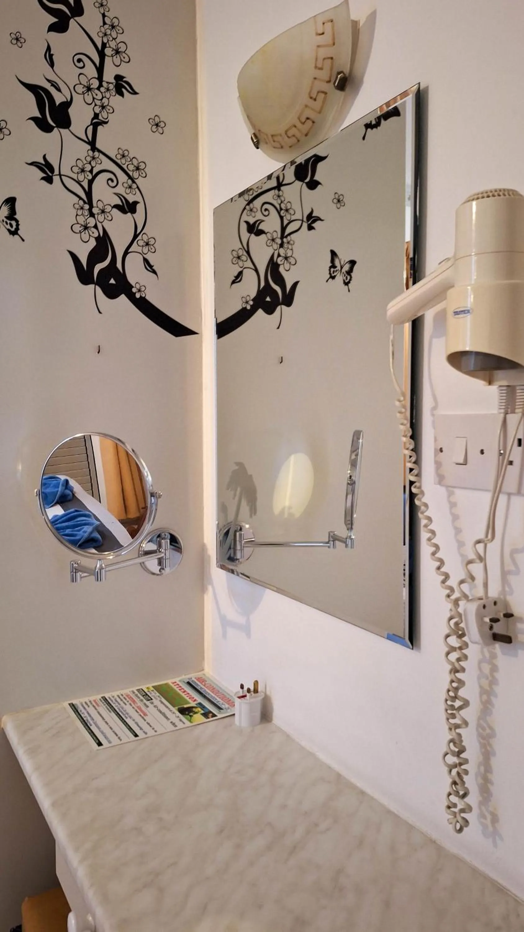 Decorative detail in Apollonia Hotel Apartments