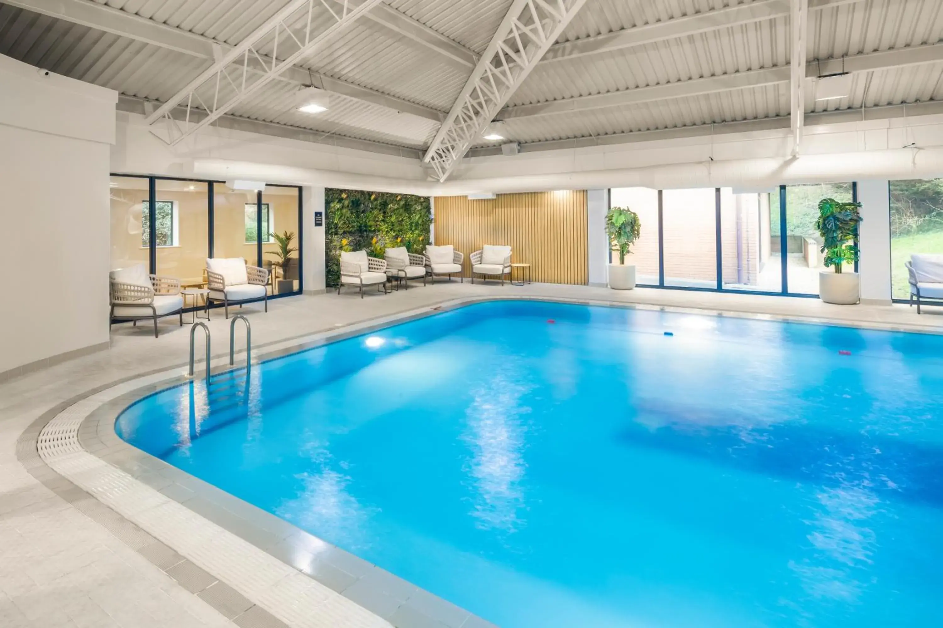 Swimming pool in Holiday Inn Gloucester - Cheltenham by IHG Swimming pool in Holiday Inn Gloucester - Cheltenham by IHG