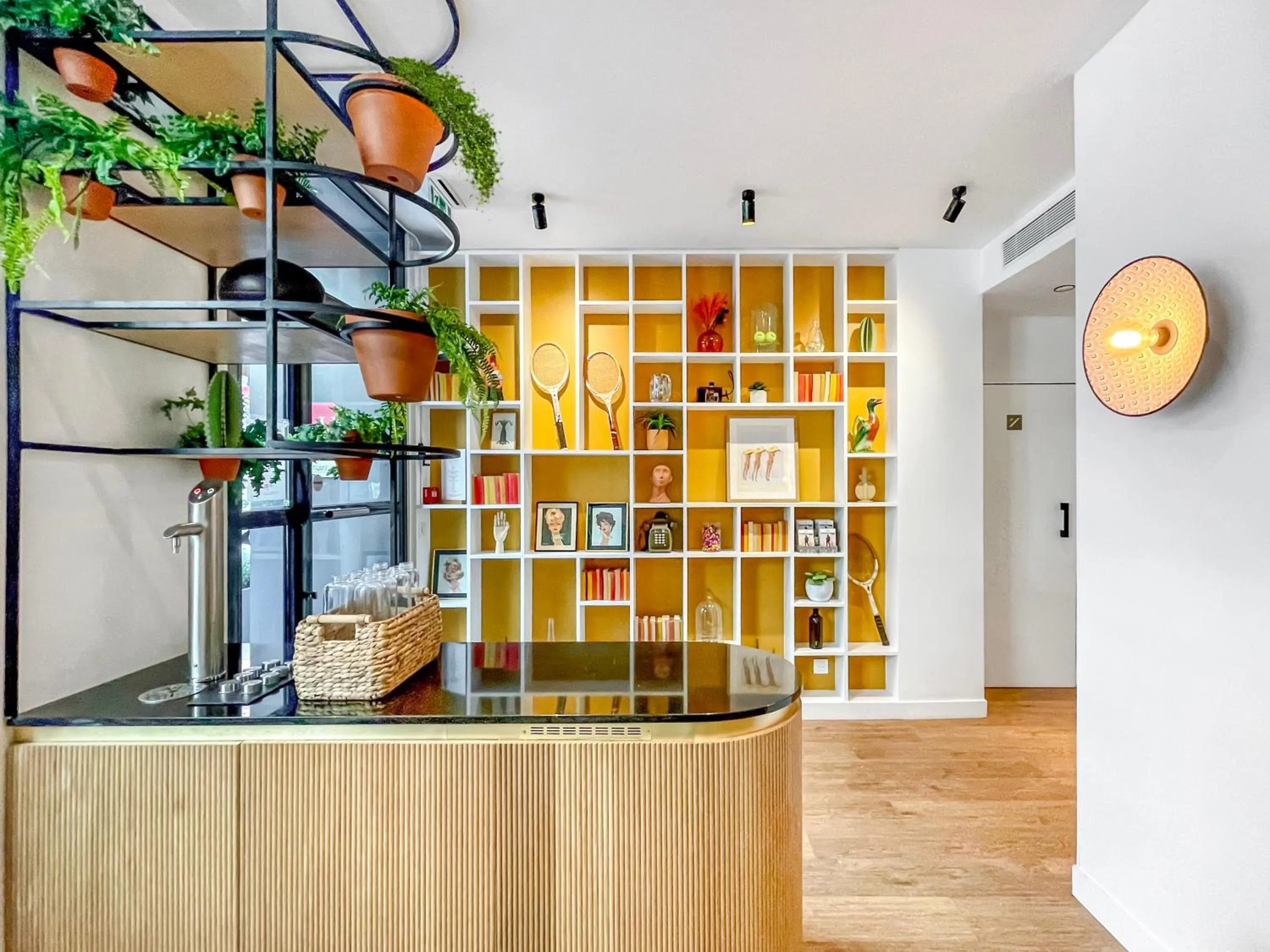 Lobby or reception in Parici Hôtel Boulogne Billancourt