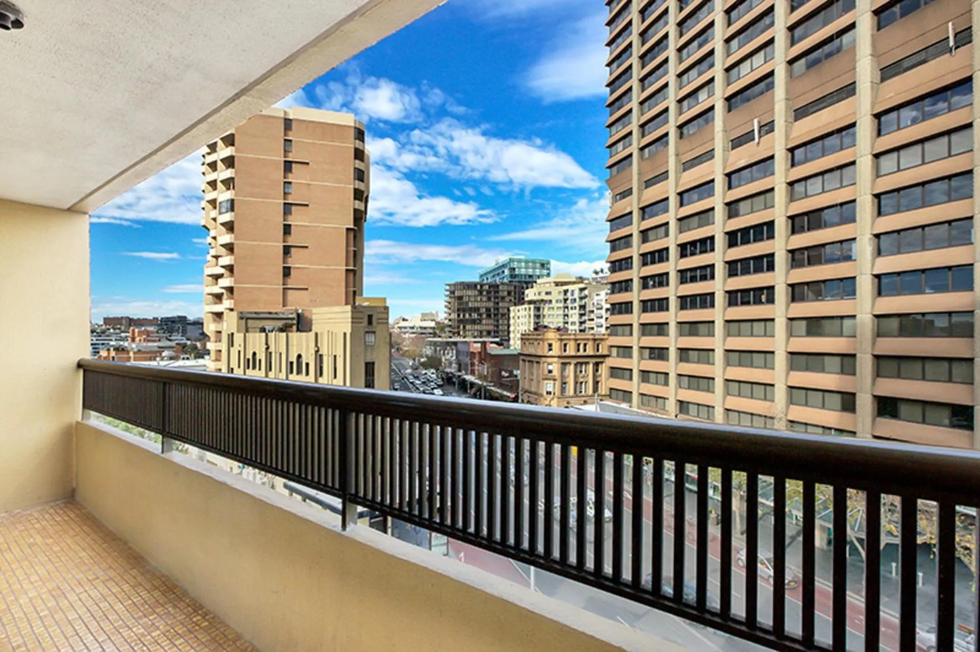 City apartment at College St