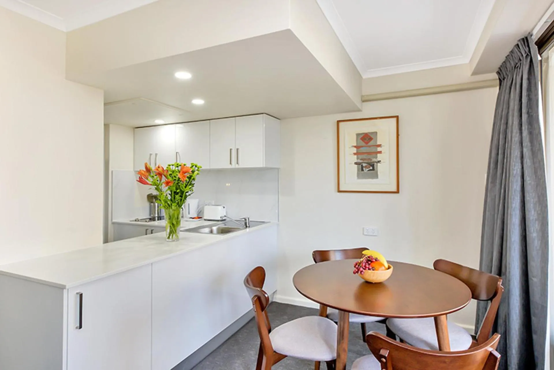 City apartment at College St