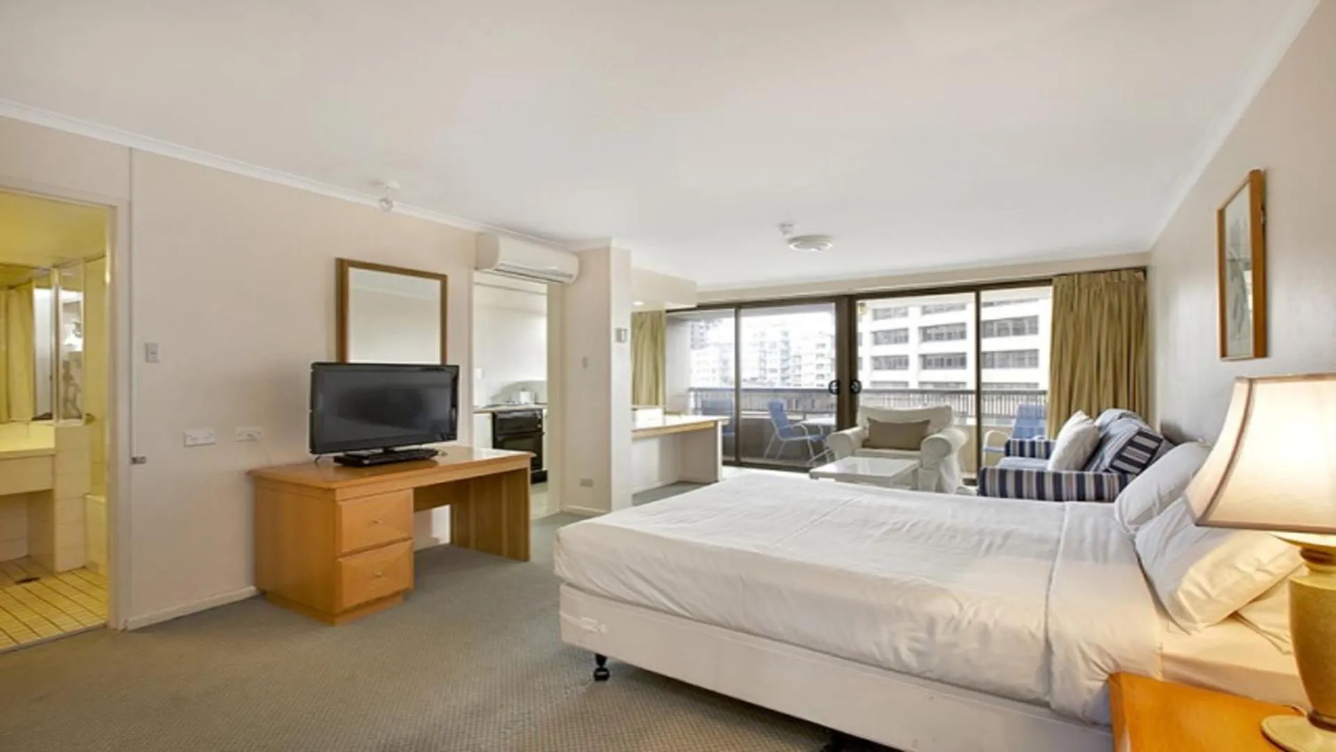 Studio with balcony at College St