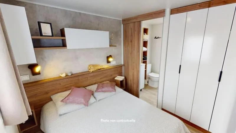 Bedroom, Bed in Camping Officiel Siblu Les Rives de Condrieu