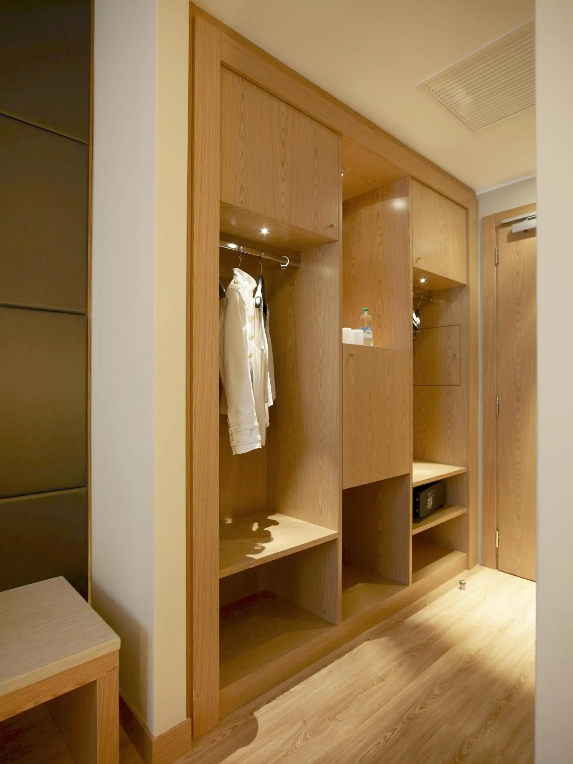 Photo of the whole room in Virginia Palace Hotel Photo of the whole room in Virginia Palace Hotel