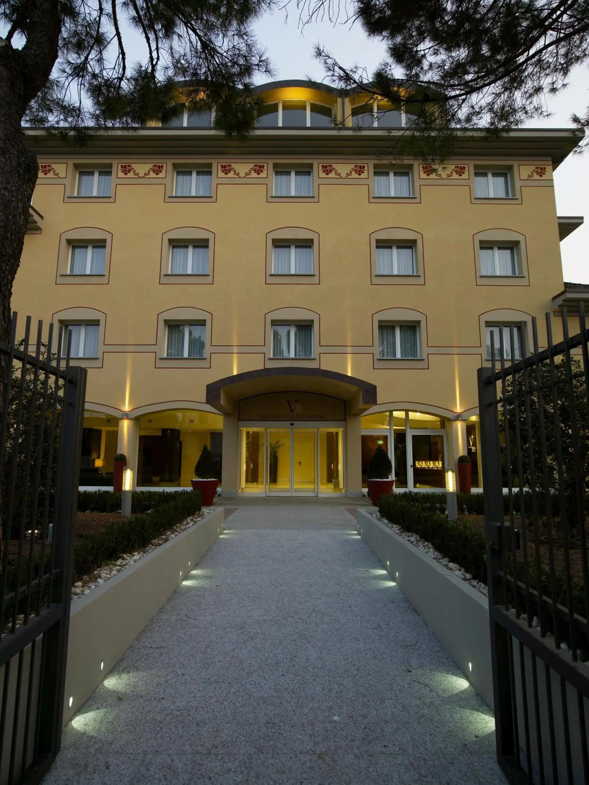 Facade/entrance in Virginia Palace Hotel Facade/entrance in Virginia Palace Hotel