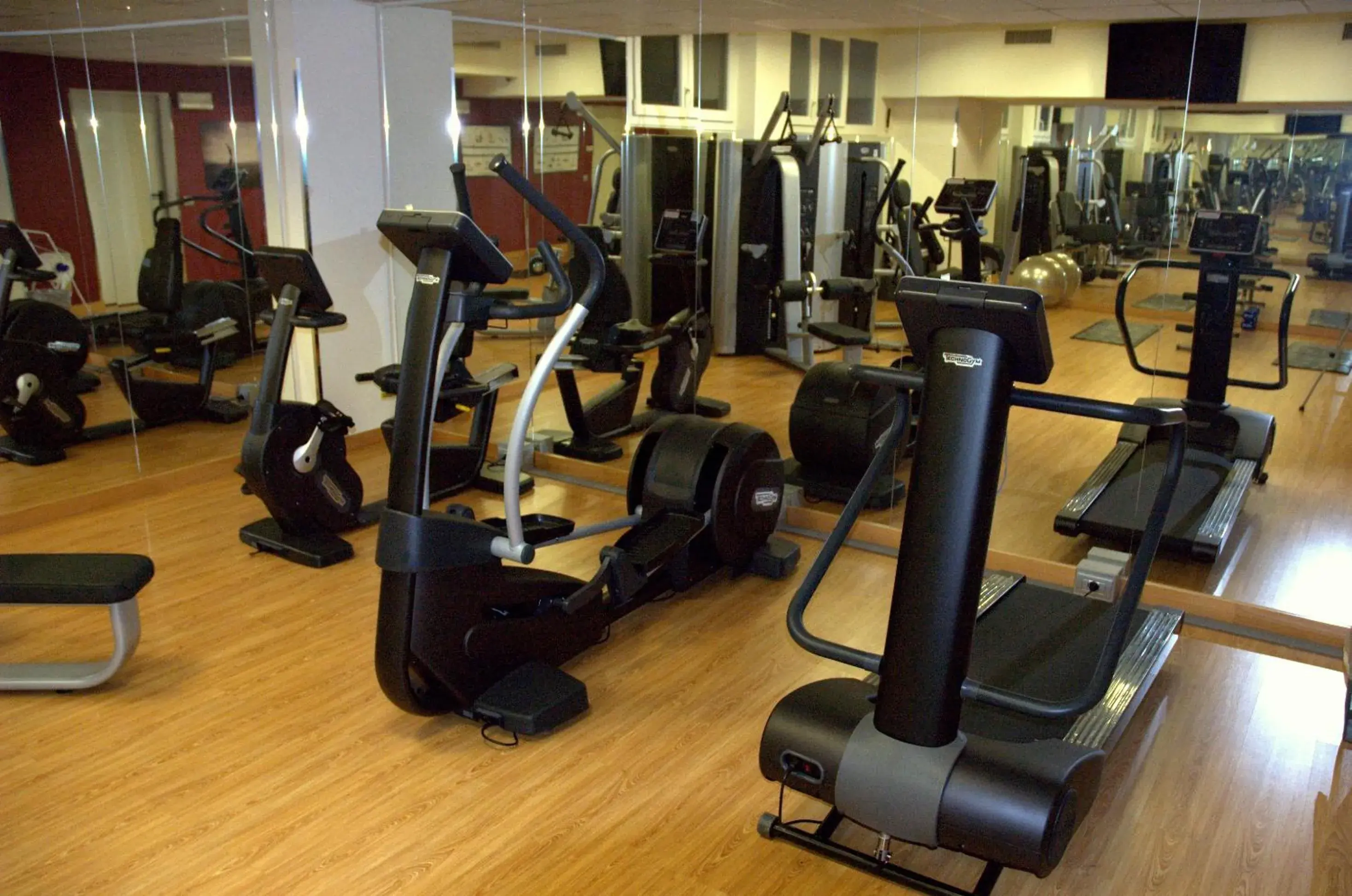 Fitness centre/facilities in Virginia Palace Hotel Fitness centre/facilities in Virginia Palace Hotel