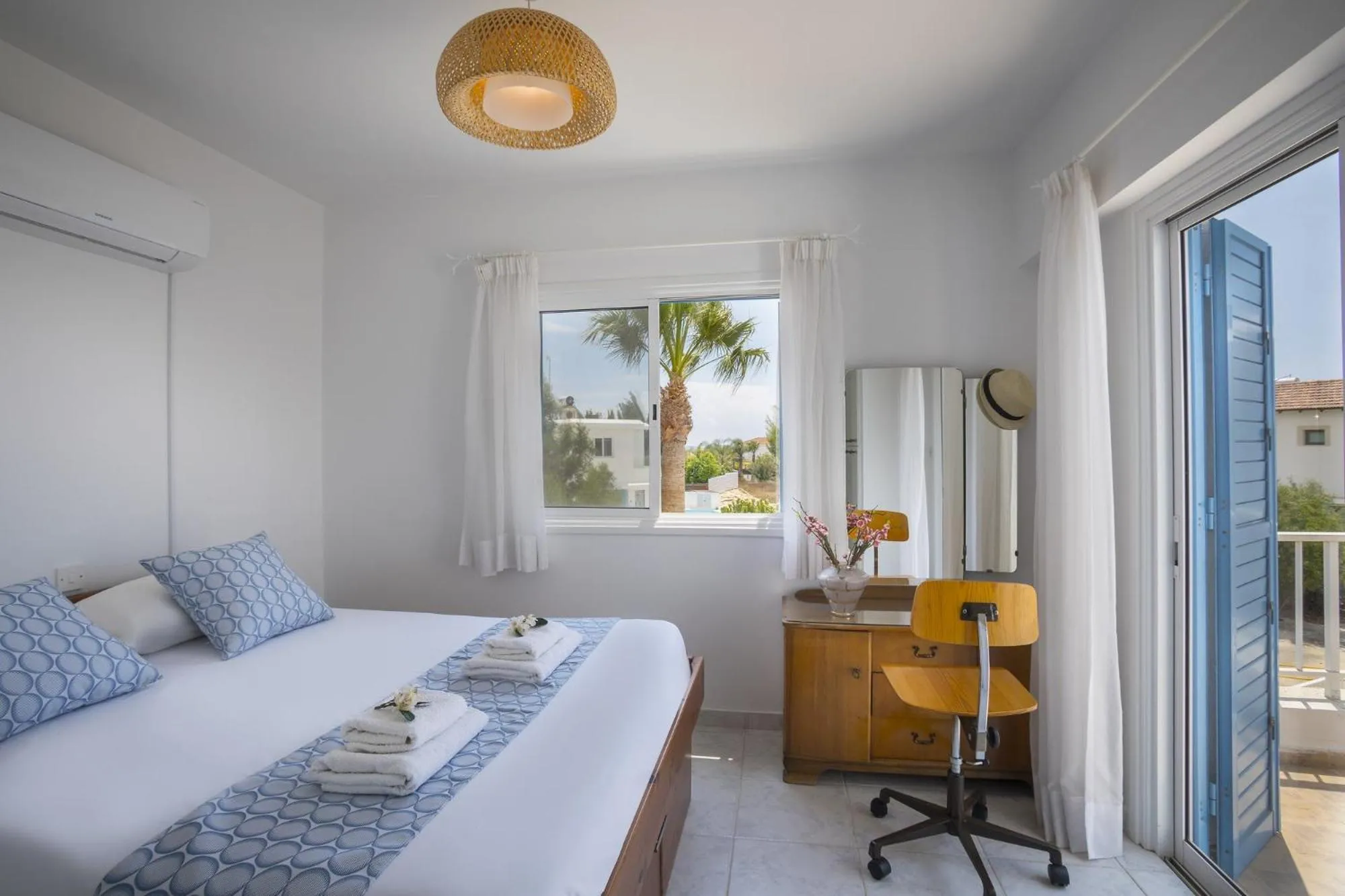 Bedroom, Bed in Villa Serene
