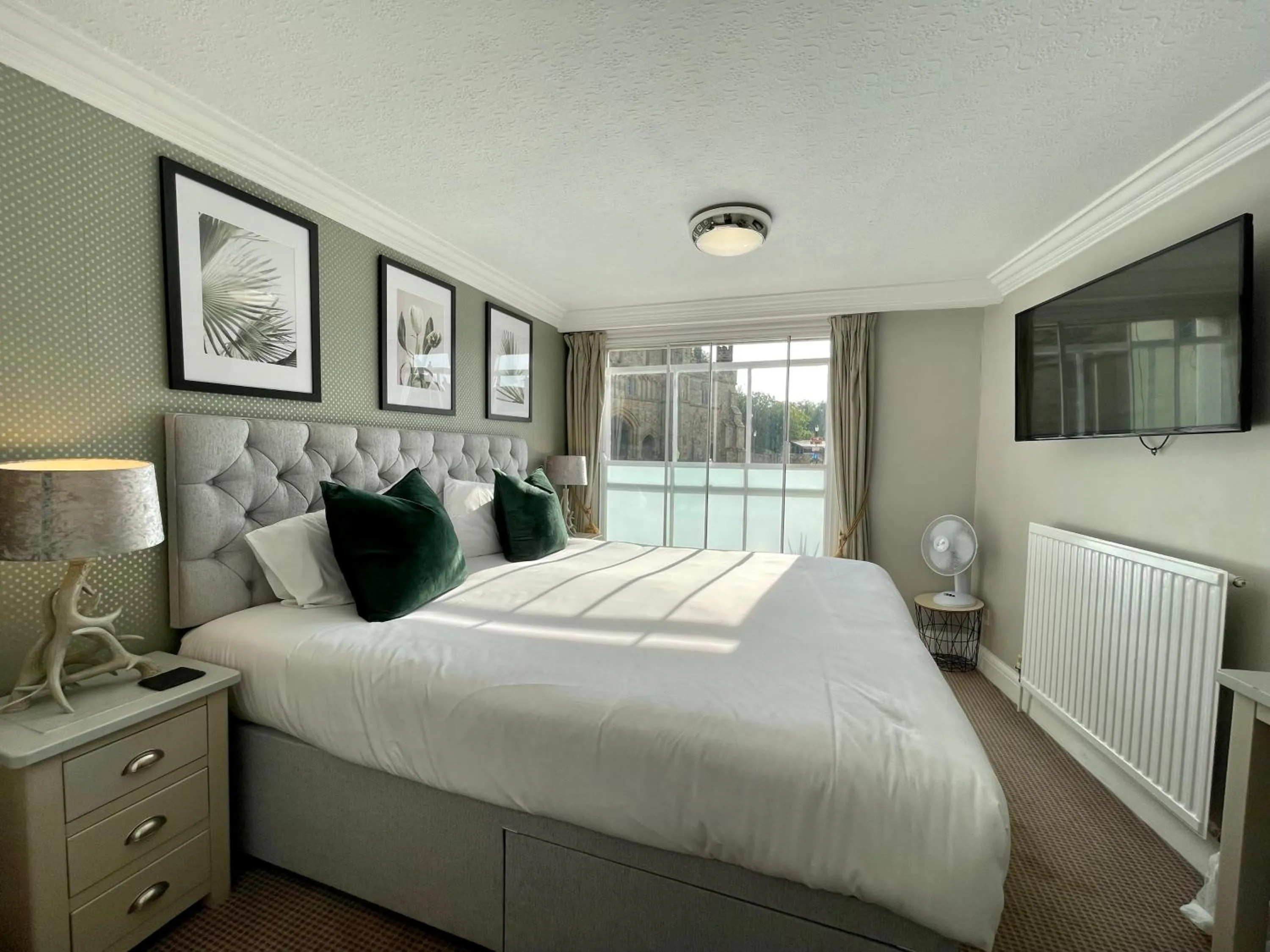 Bed in The Abbey Hotel