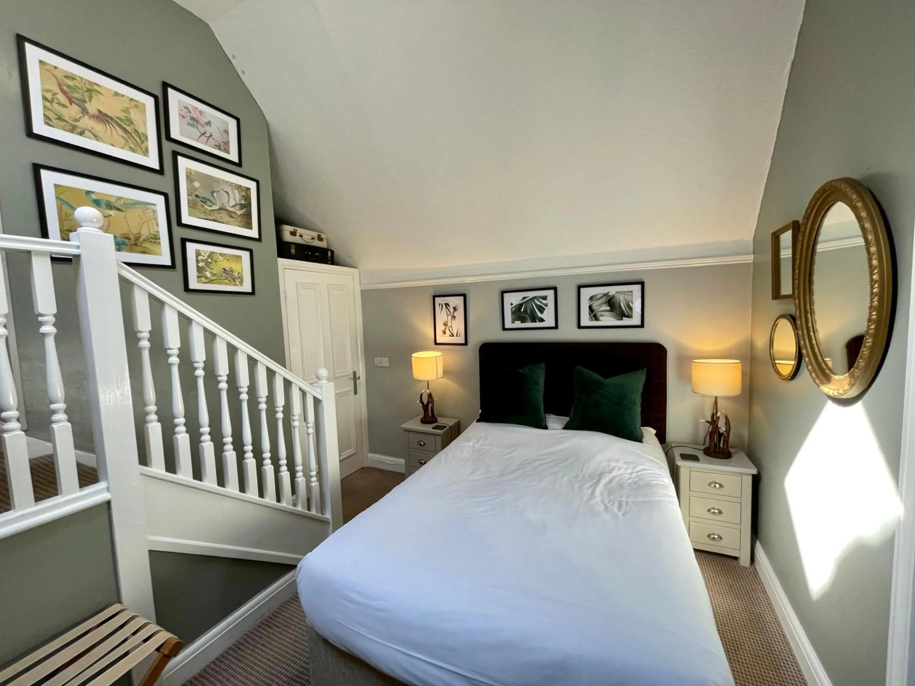 Bed in The Abbey Hotel