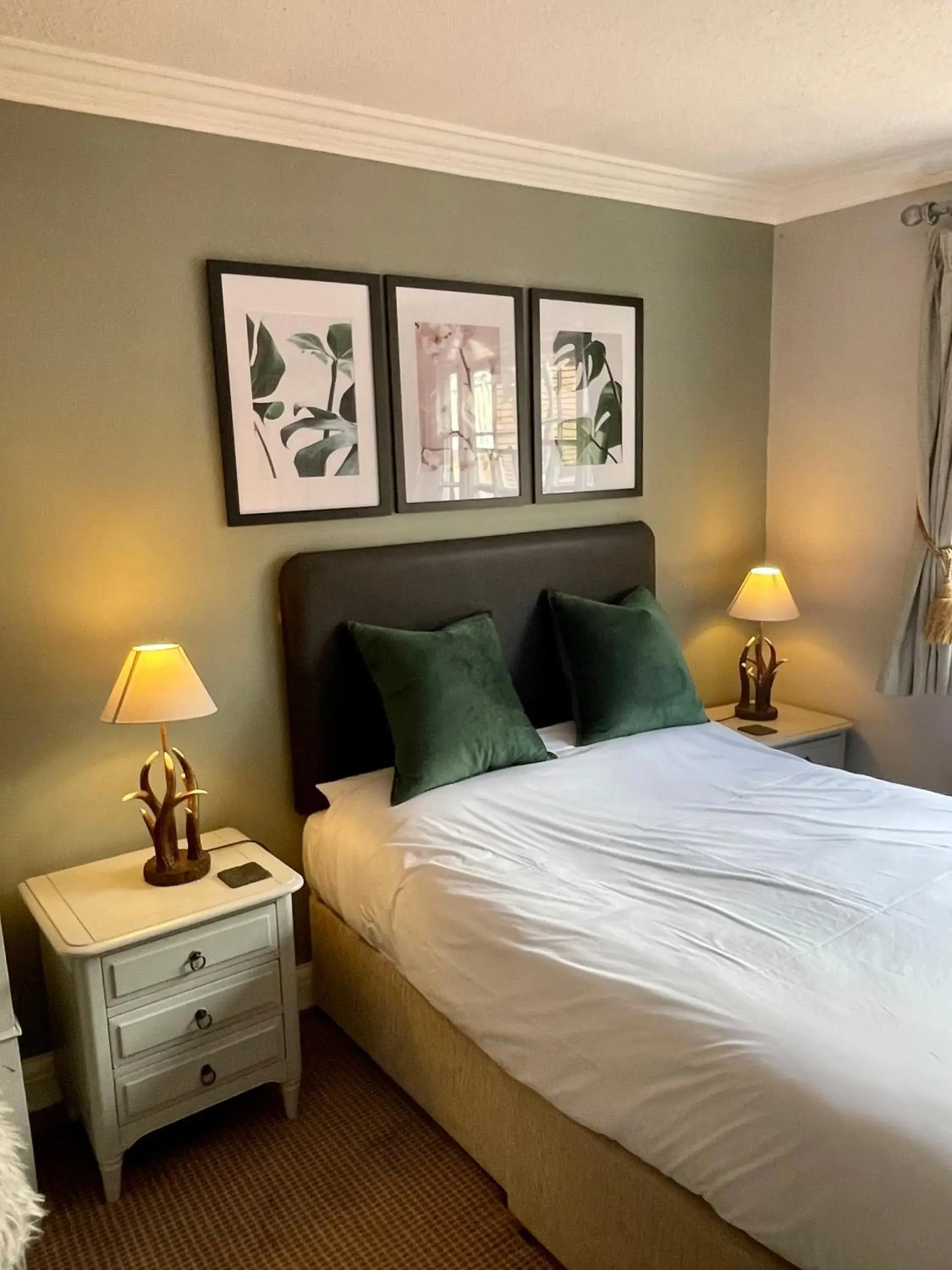 Double Room - Room 6 in The Abbey Hotel Double Room - Room 6 in The Abbey Hotel