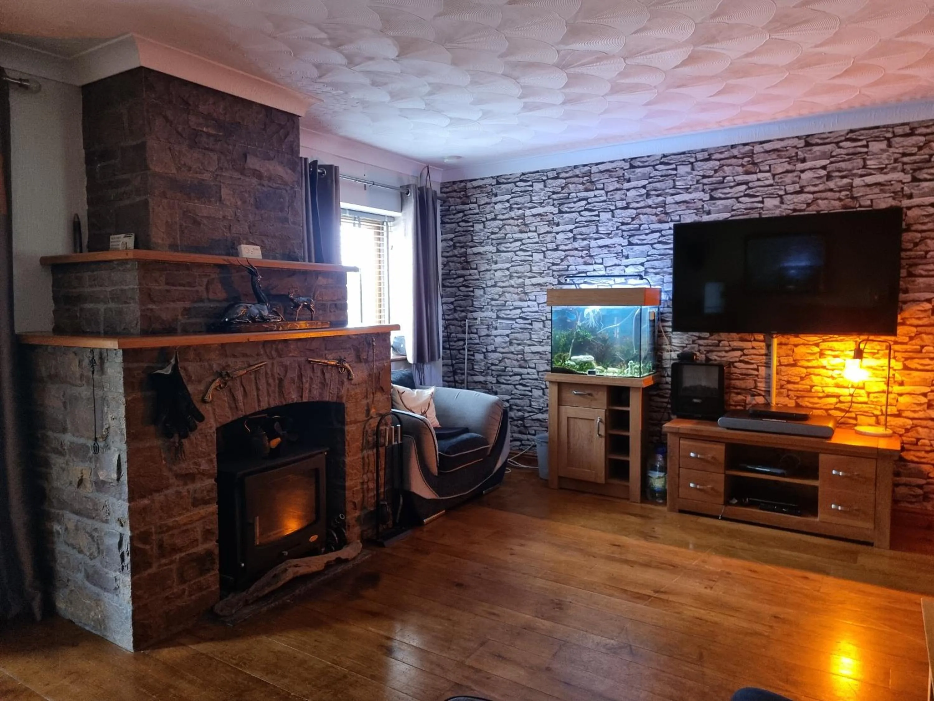 Communal lounge/ TV room in Castle Lodge - Brecon Beacons Accommodation