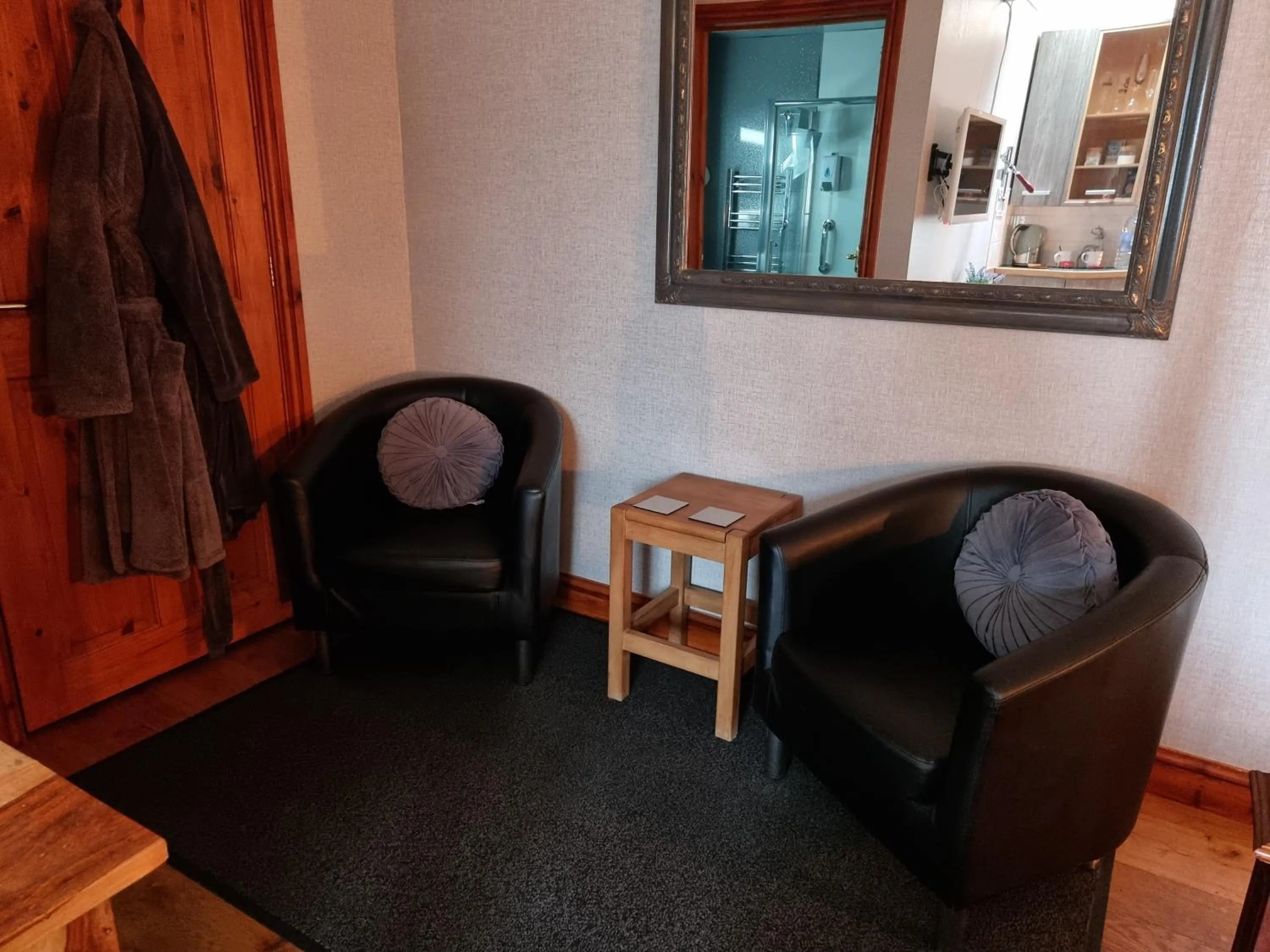 Seating area in Castle Lodge - Brecon Beacons Accommodation