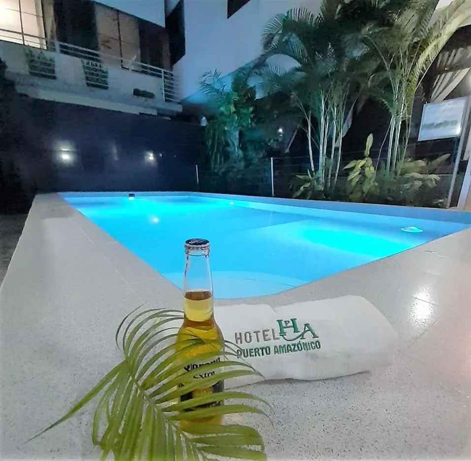 Swimming pool in Hotel Puerto Amazonico