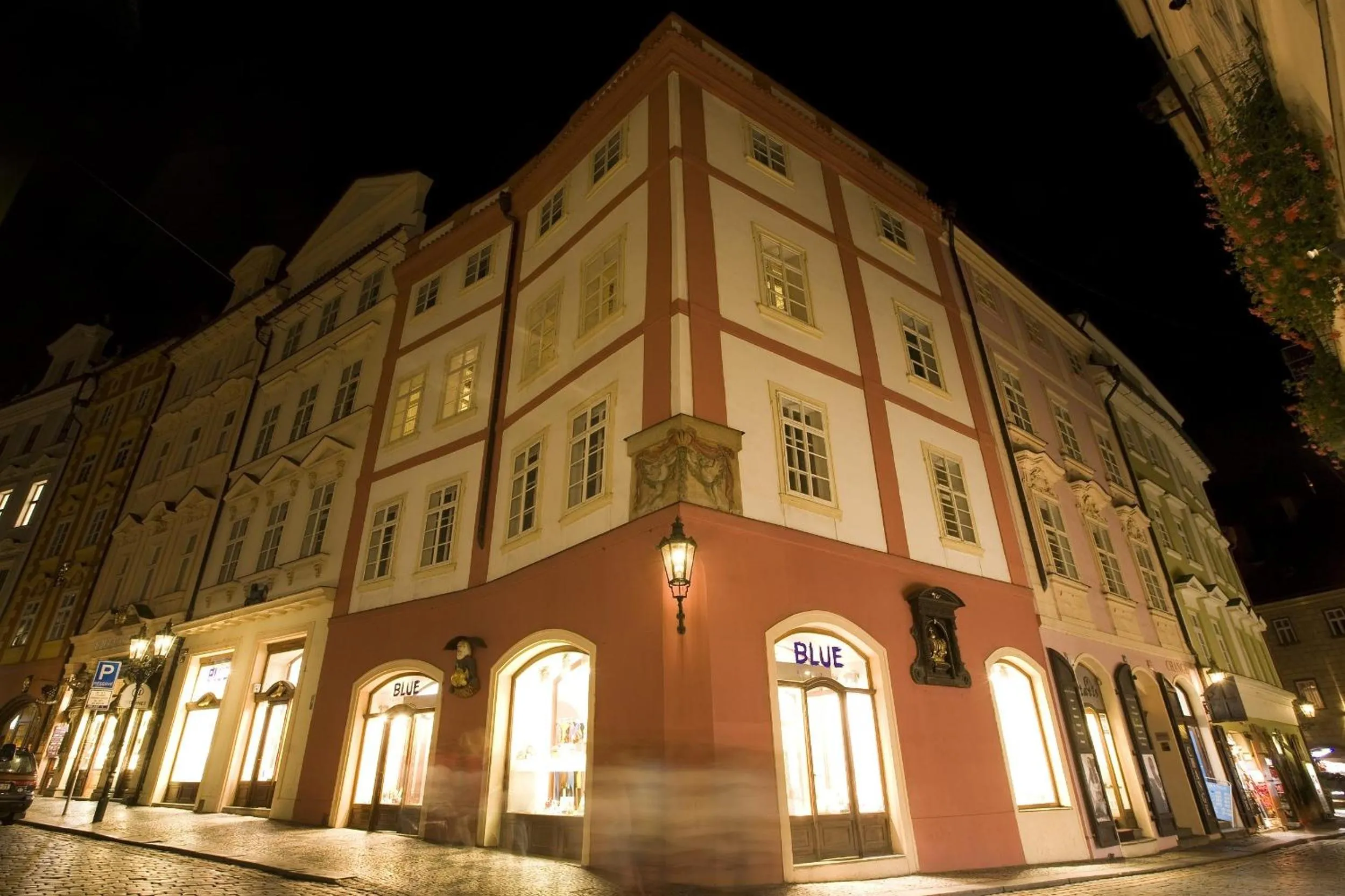 Facade/entrance in U Kapra Apartments
