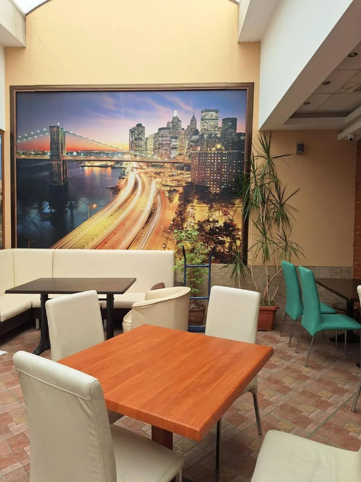 Restaurant/places to eat in Hotel Elica